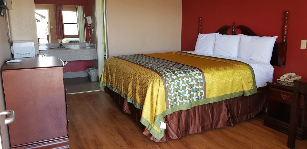 Deluxe Inn
