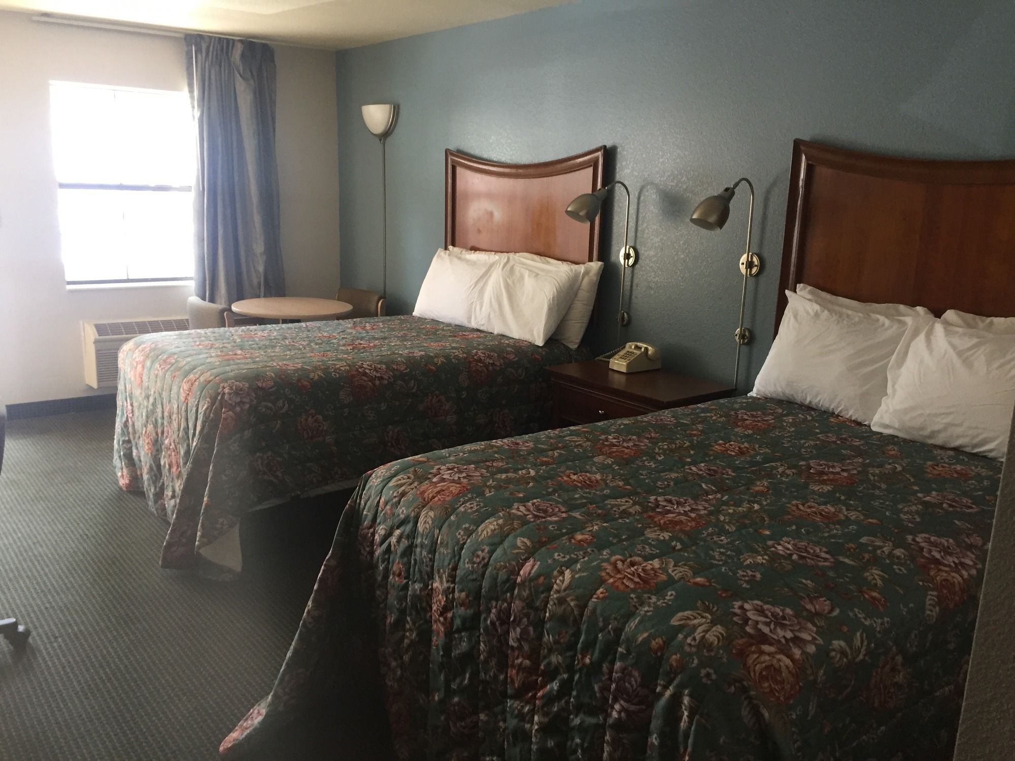 Sunset Inn