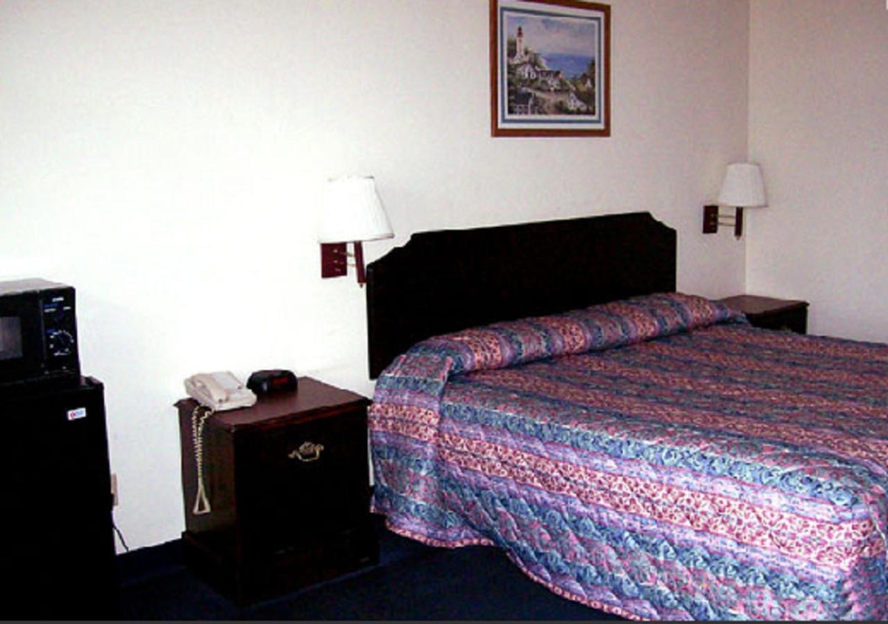 American Inn and Suites