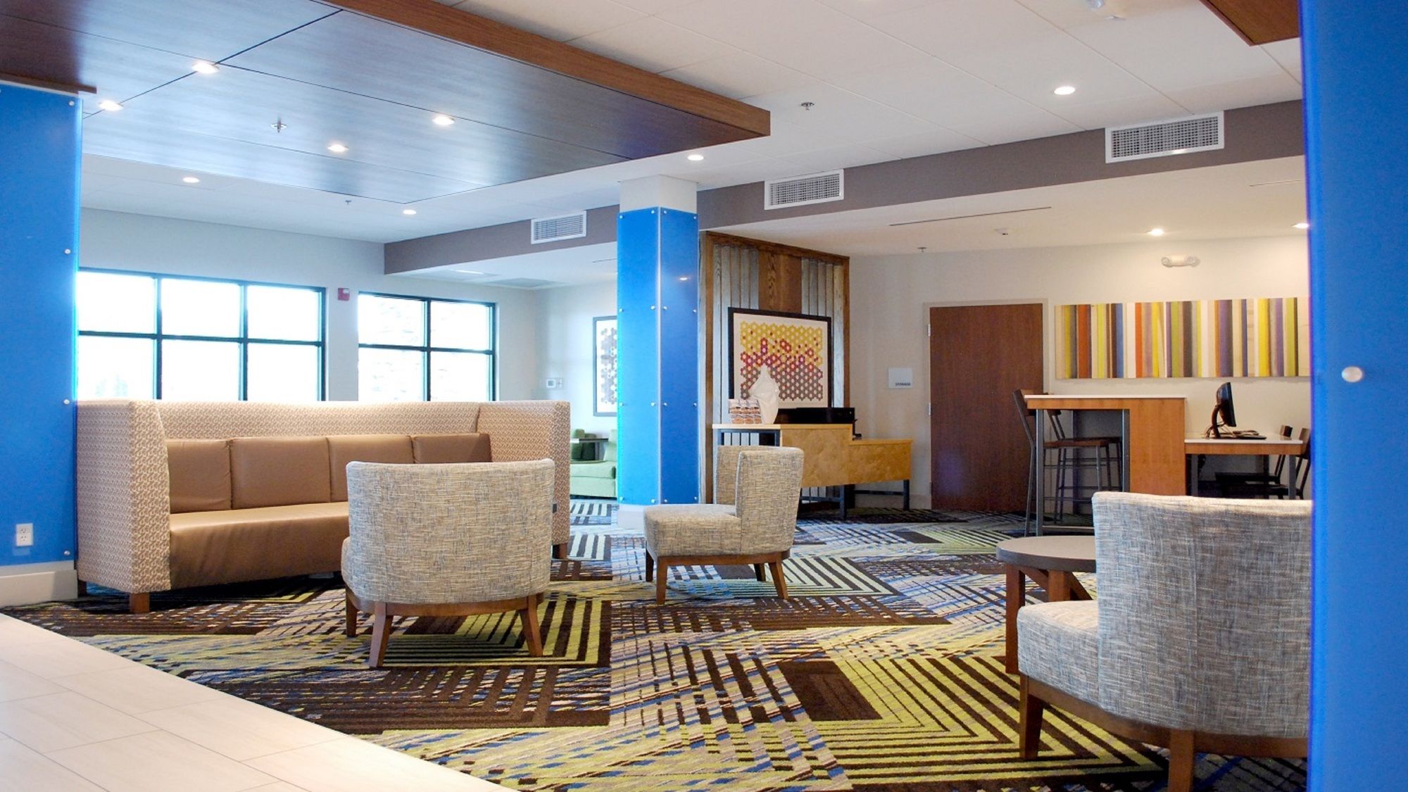 Holiday Inn Express & Suites White Hall
