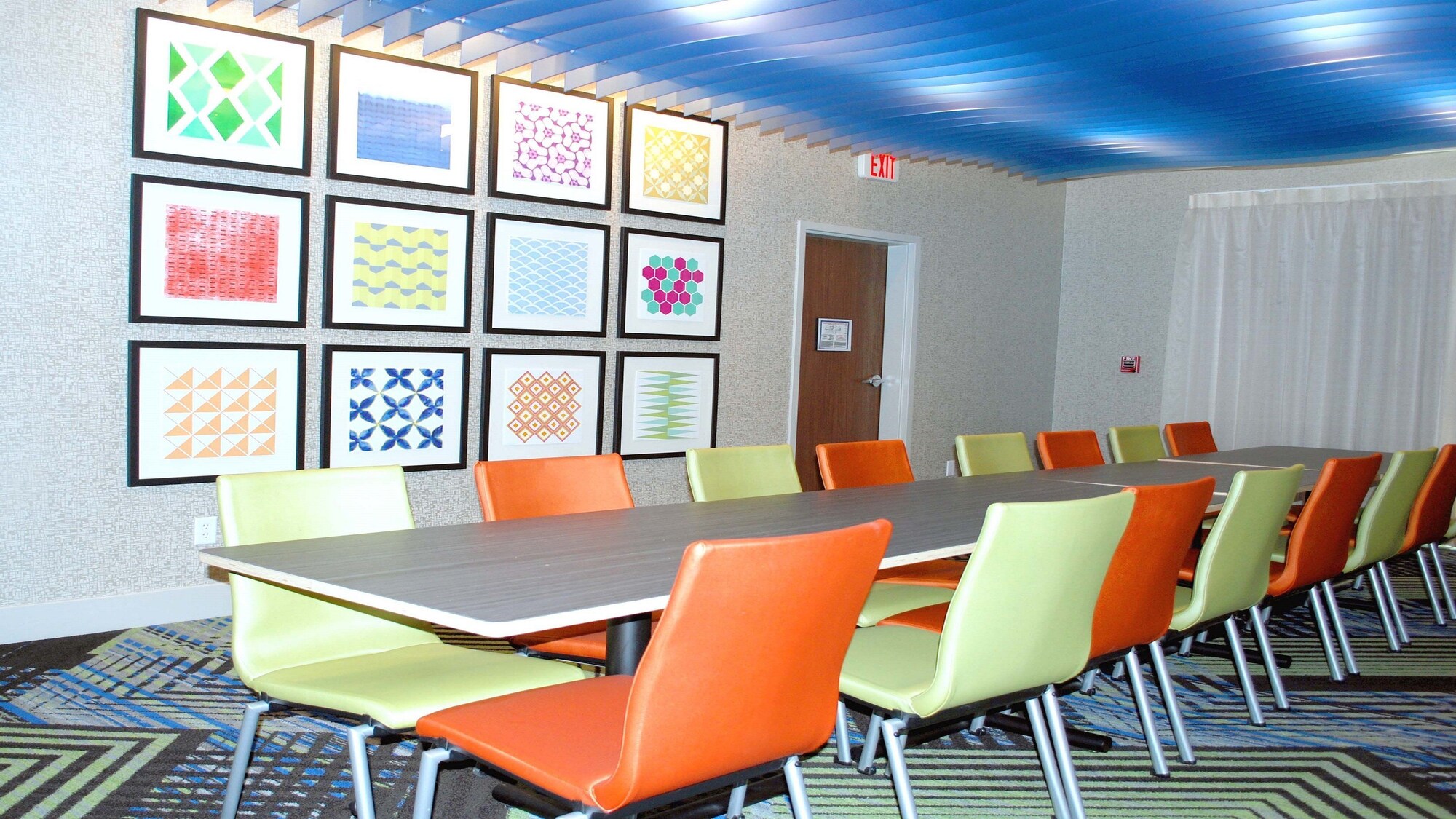 Holiday Inn Express & Suites White Hall