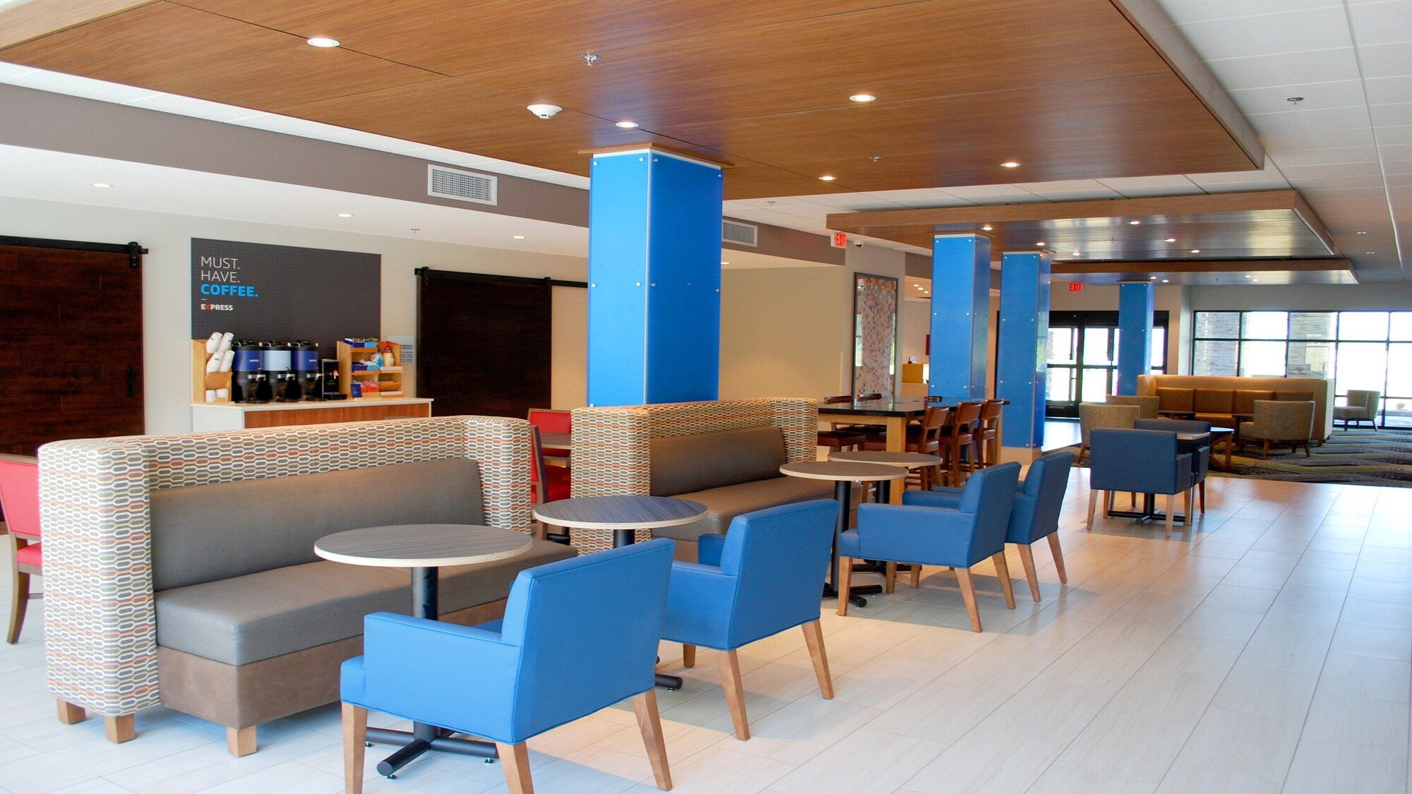 Holiday Inn Express & Suites White Hall