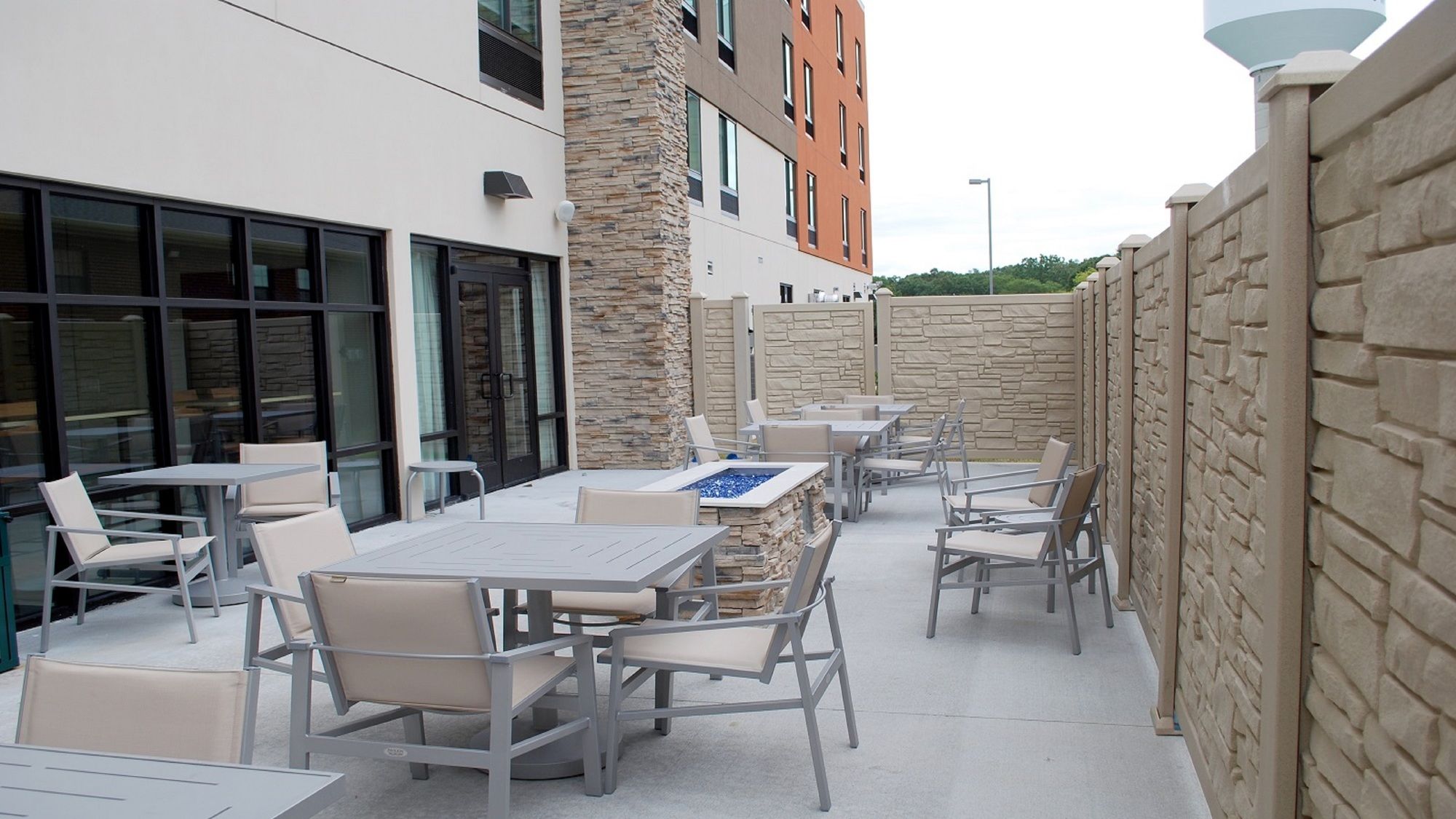 Holiday Inn Express & Suites White Hall