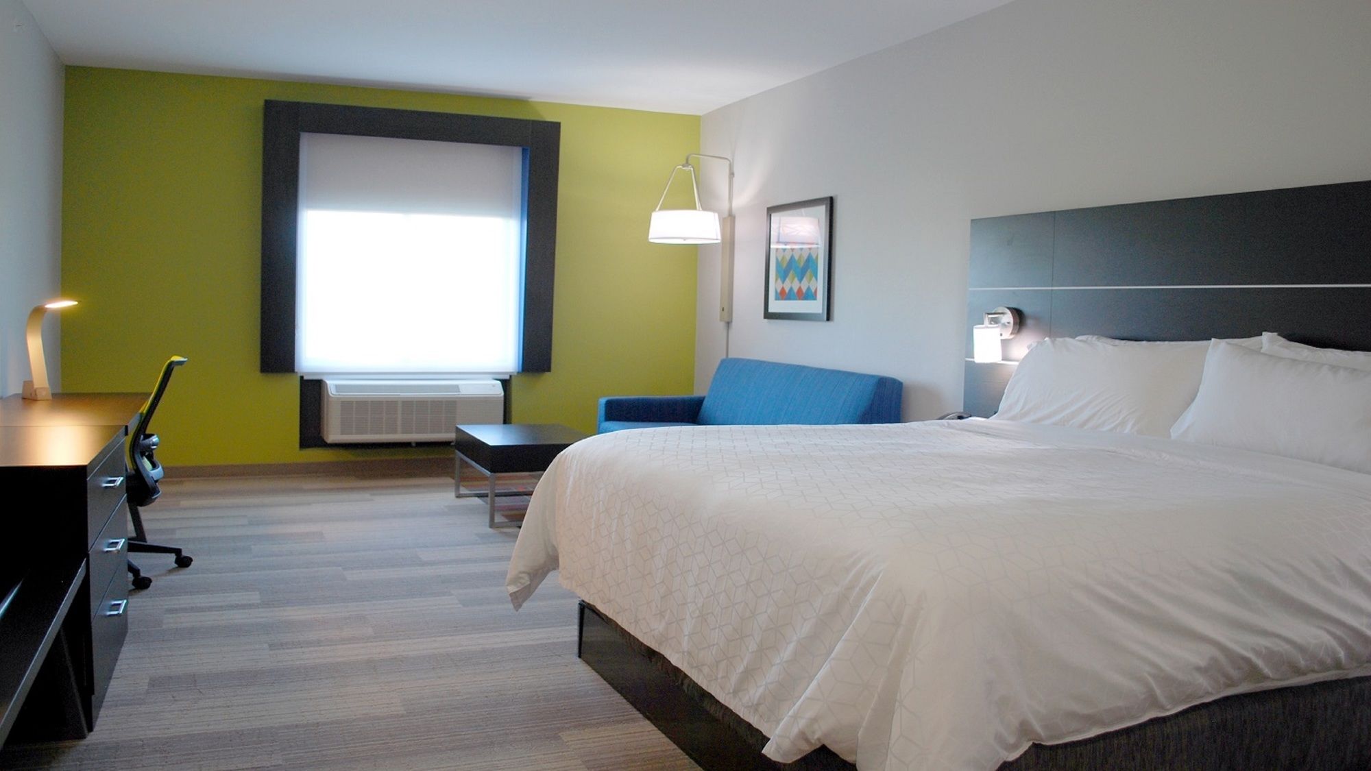Holiday Inn Express & Suites White Hall