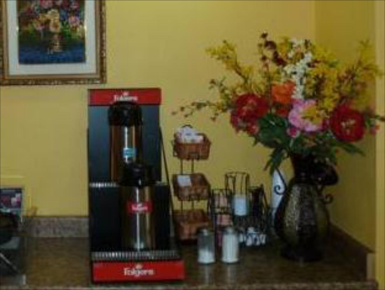 Redwood Inn and Suites