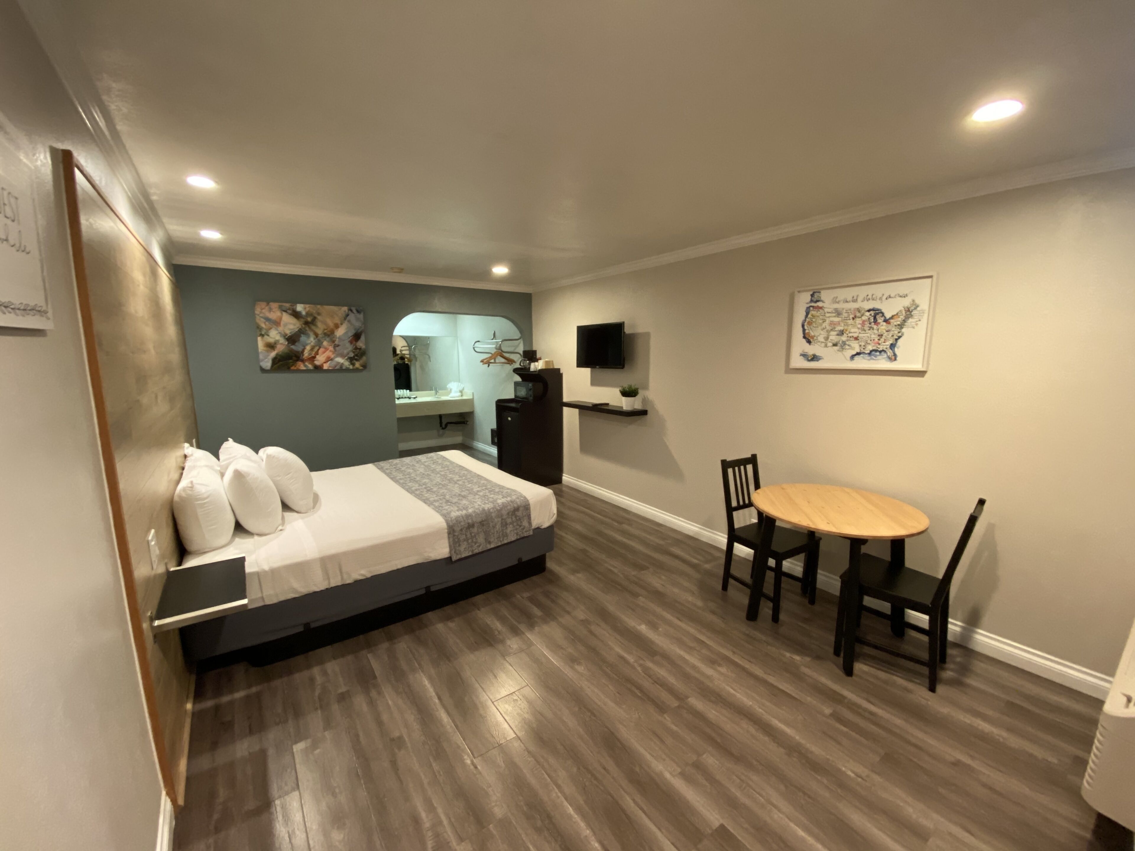 Anaheim Executive Inn & Suites