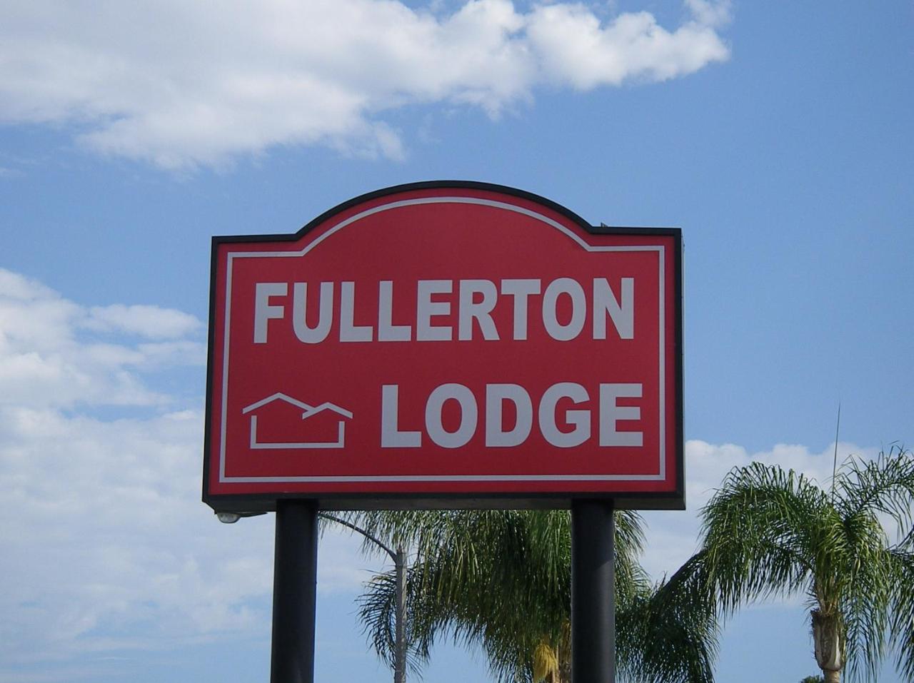 Fullerton Lodge