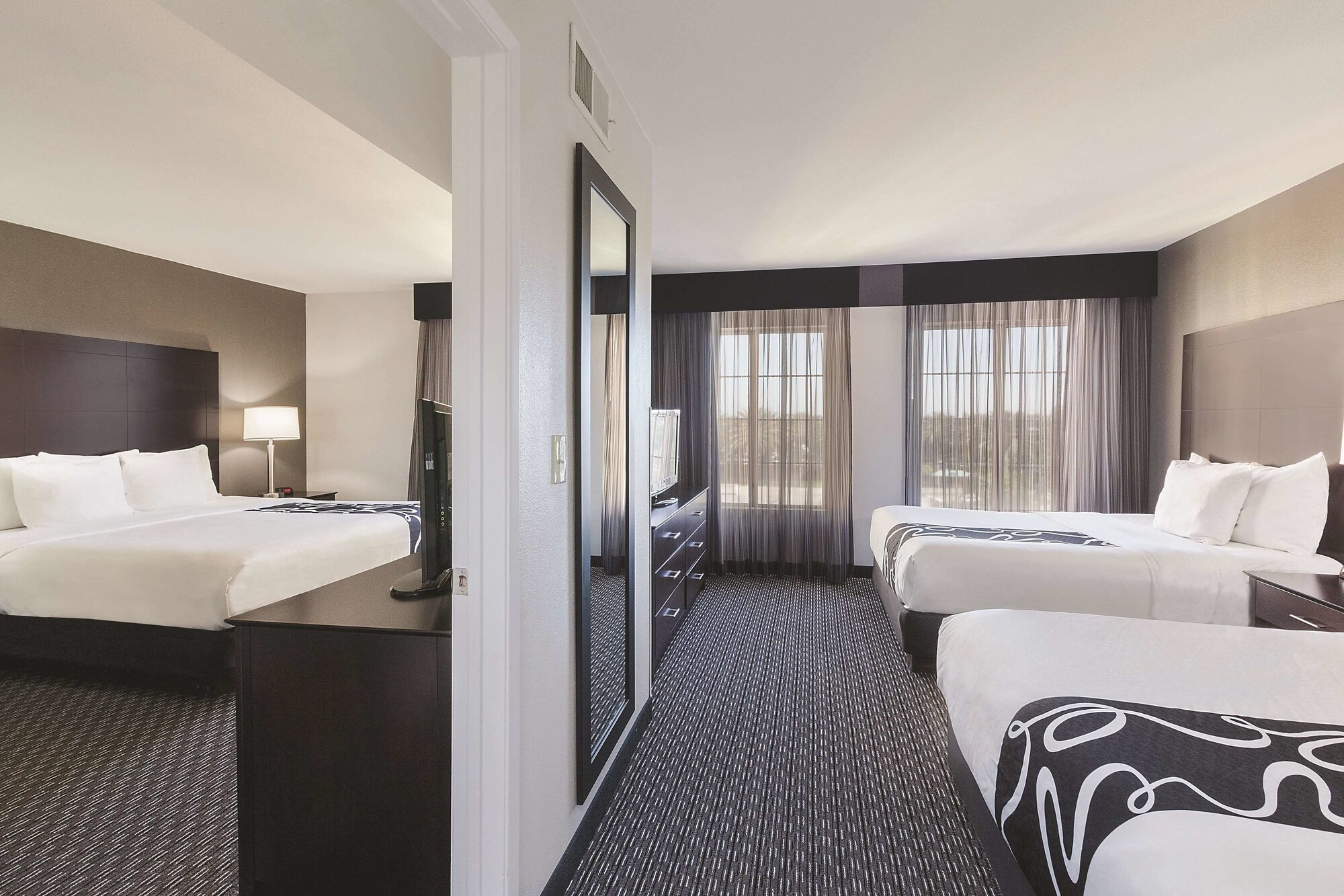 La Quinta Inn & Suites by Wyndham Anaheim