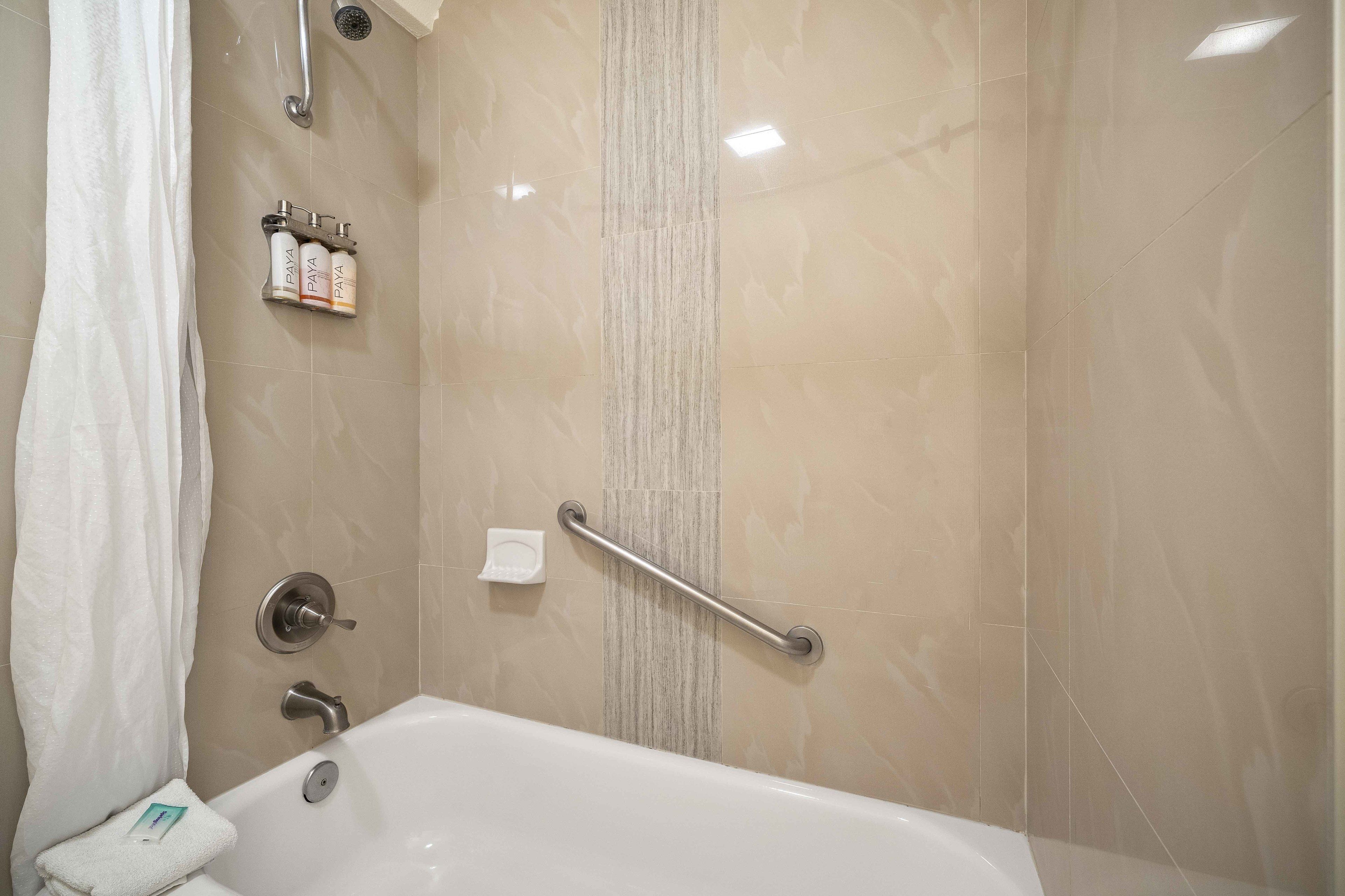 Lemon Tree Hotel & Suites
