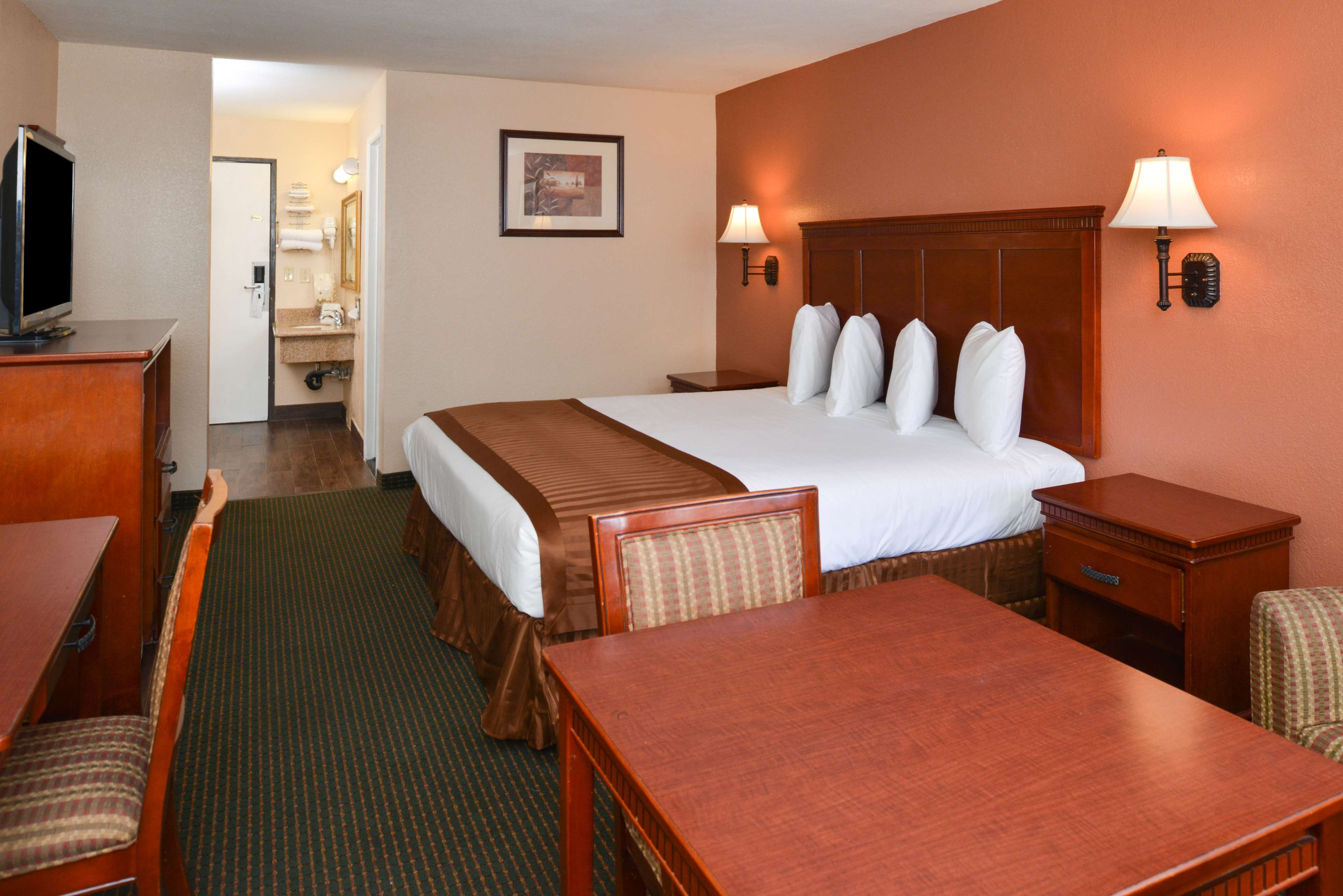 Americas Best Value Inn & Suites-East