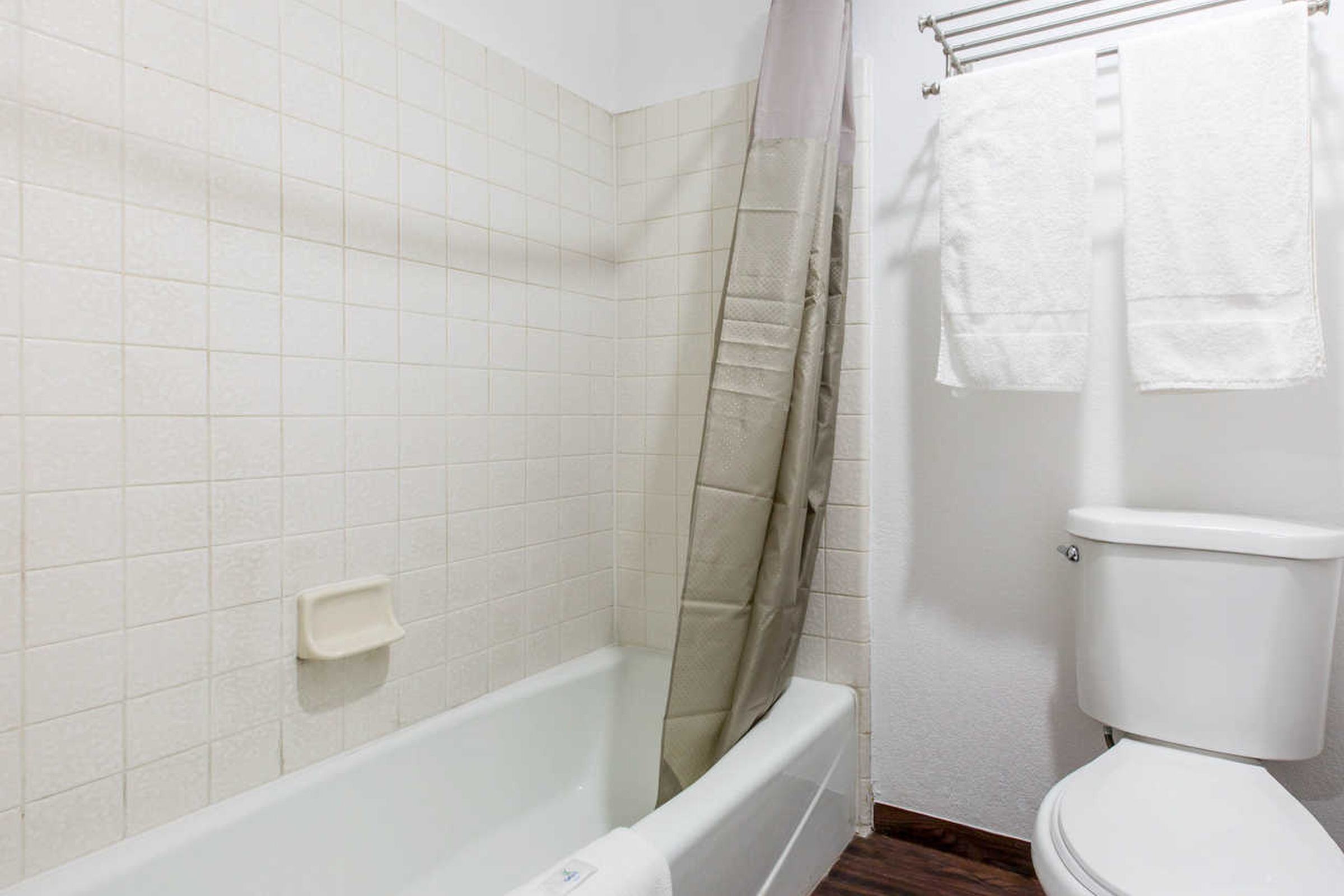 Baymont by Wyndham Bakersfield