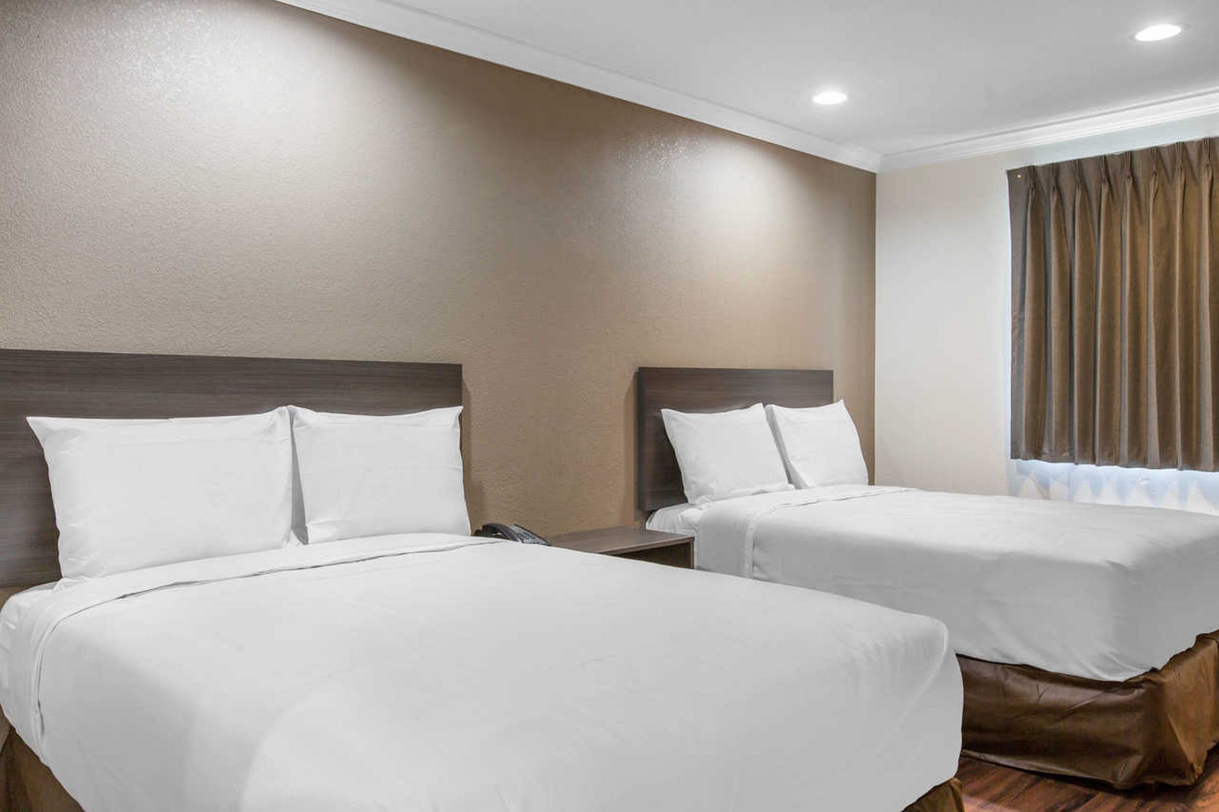 Baymont by Wyndham Bakersfield