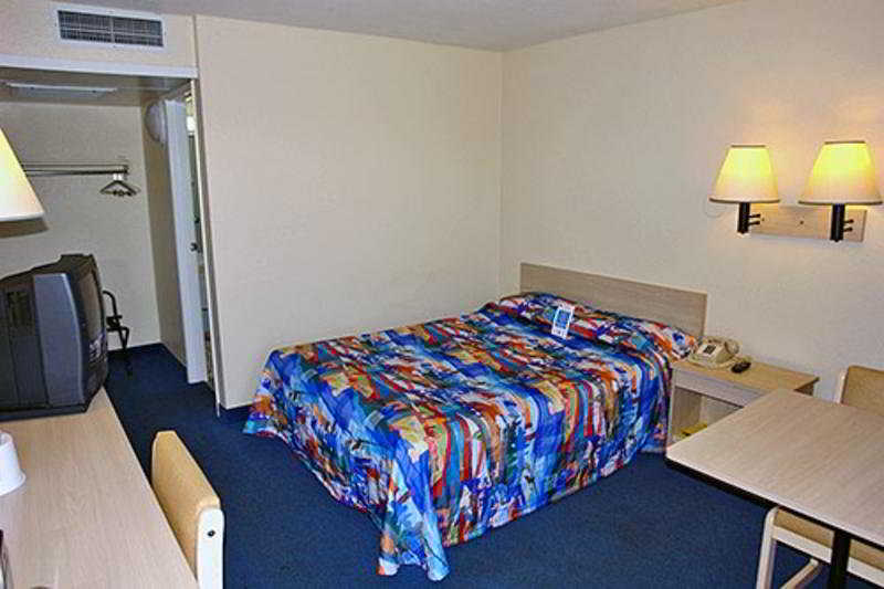 Motel 6 Bakersfield Airport