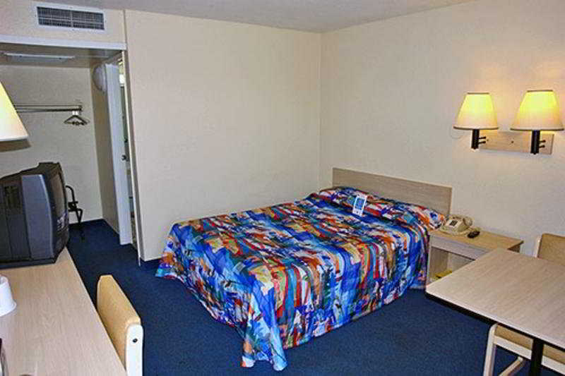 Motel 6 Bakersfield Airport