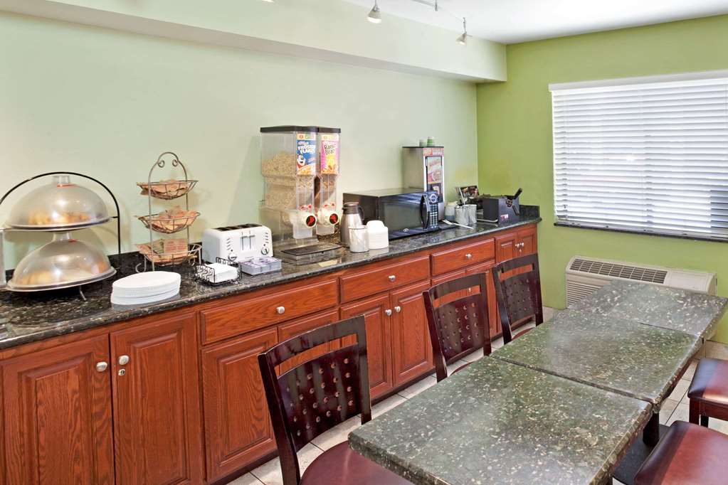 Travelodge by Wyndham Banning CA Near Casino/Outlet Mall