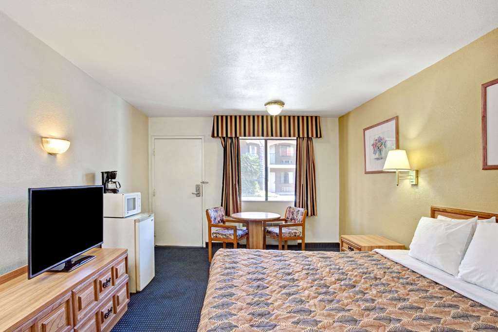 Travelodge by Wyndham Banning CA Near Casino/Outlet Mall