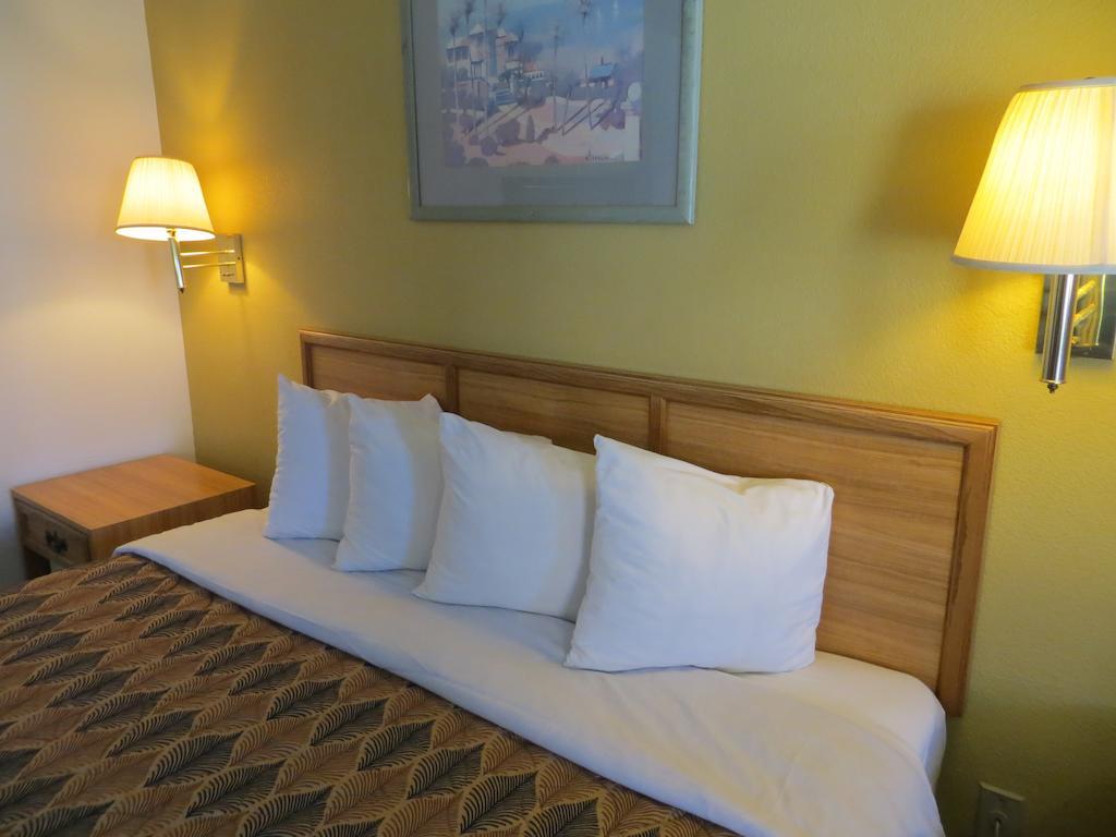 Travelodge by Wyndham Banning CA Near Casino/Outlet Mall