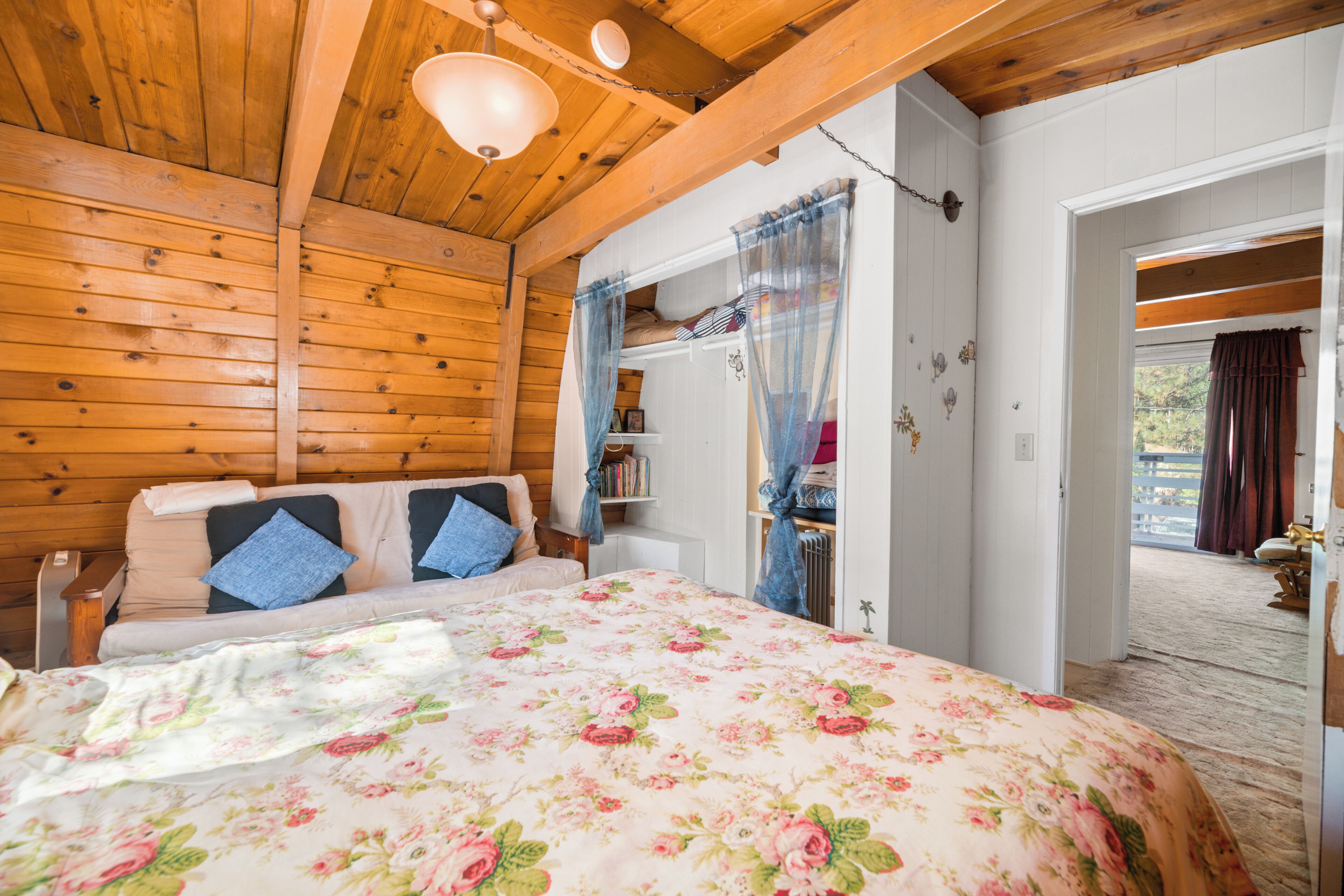 A Beary Happy Cabin