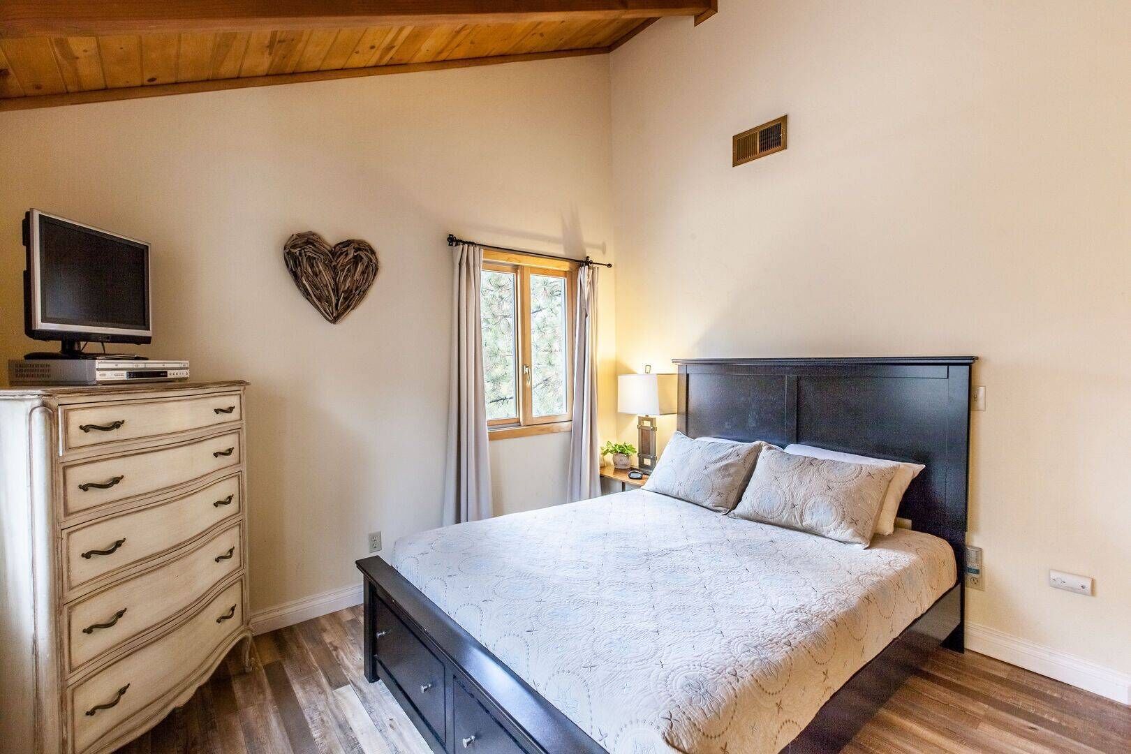 Bear Claw Cabin