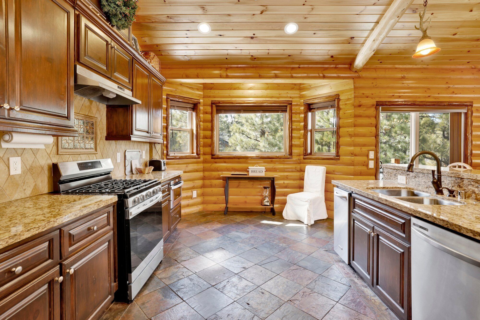 Cornerstone Lodge by Big Bear Vacations