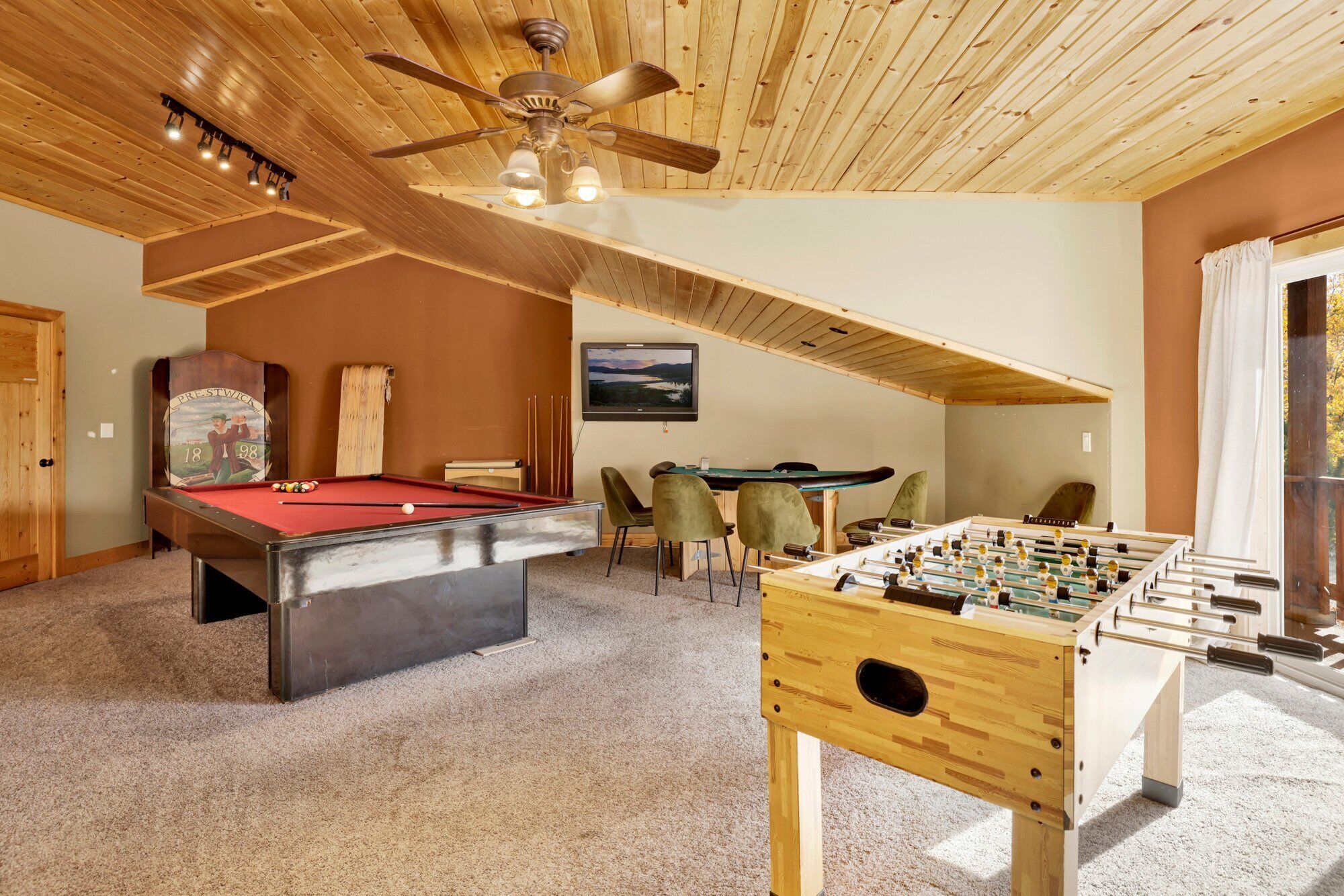 Grand Forest Lodge by Big Bear Vacation