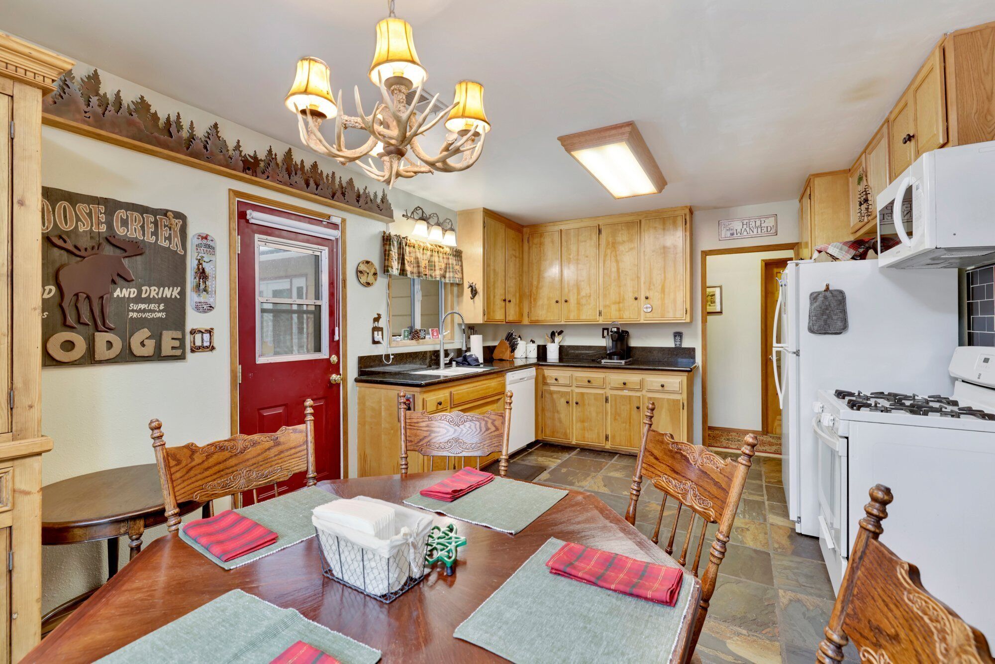 Knotty Bear by Big Bear Vacations
