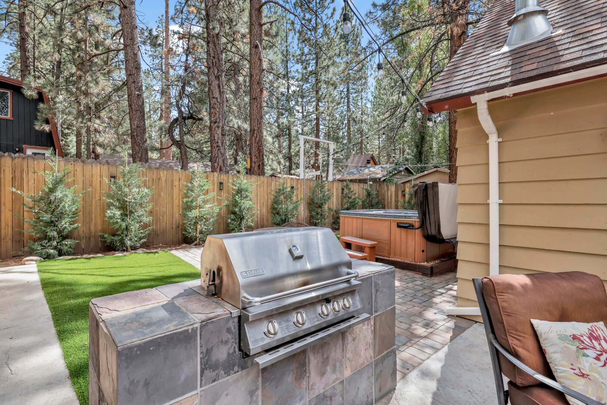 Knotty Bear by Big Bear Vacations