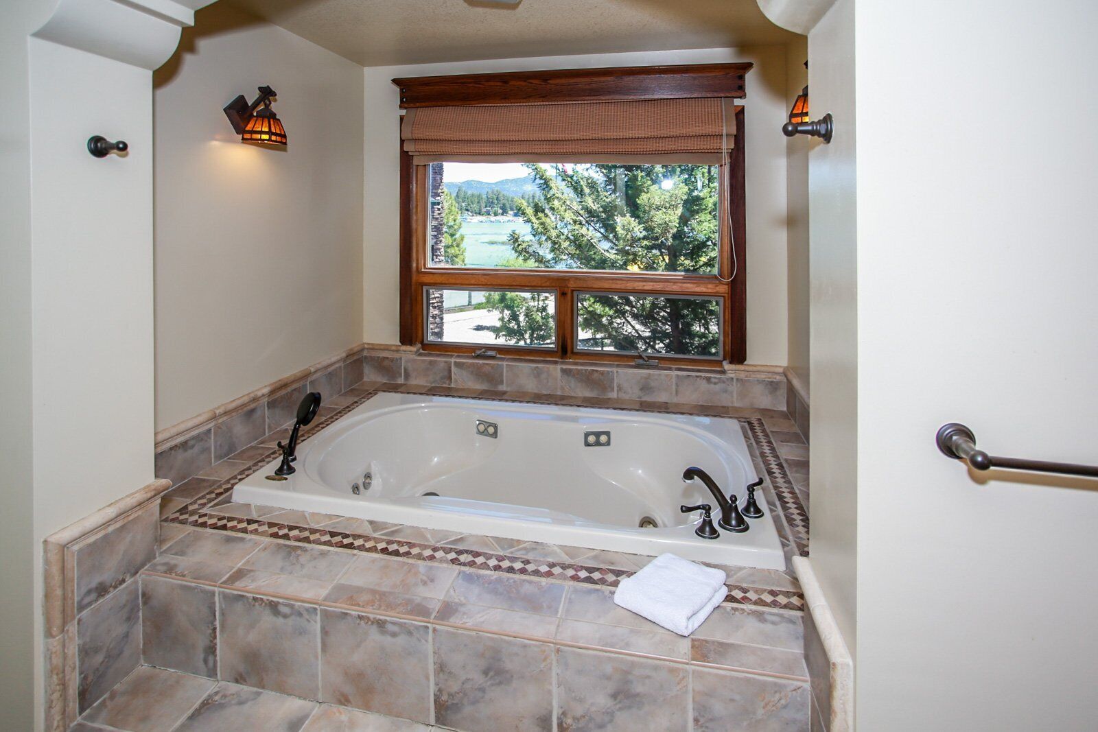 Lakeside Memories by Big Bear Vacations