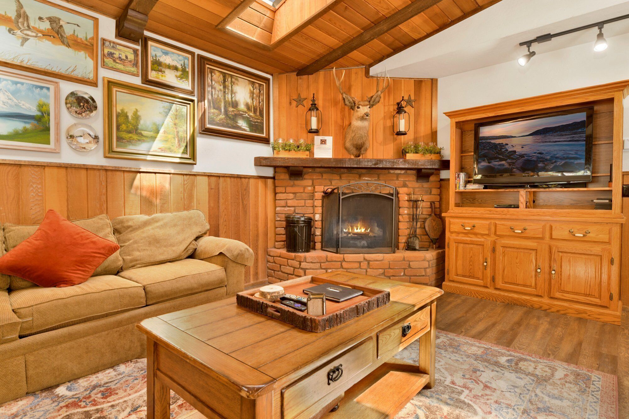Moonridge Cottage by Big Bear Vacations