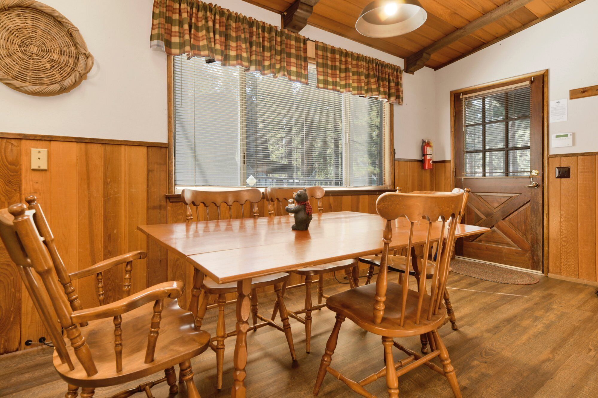 Moonridge Cottage by Big Bear Vacations