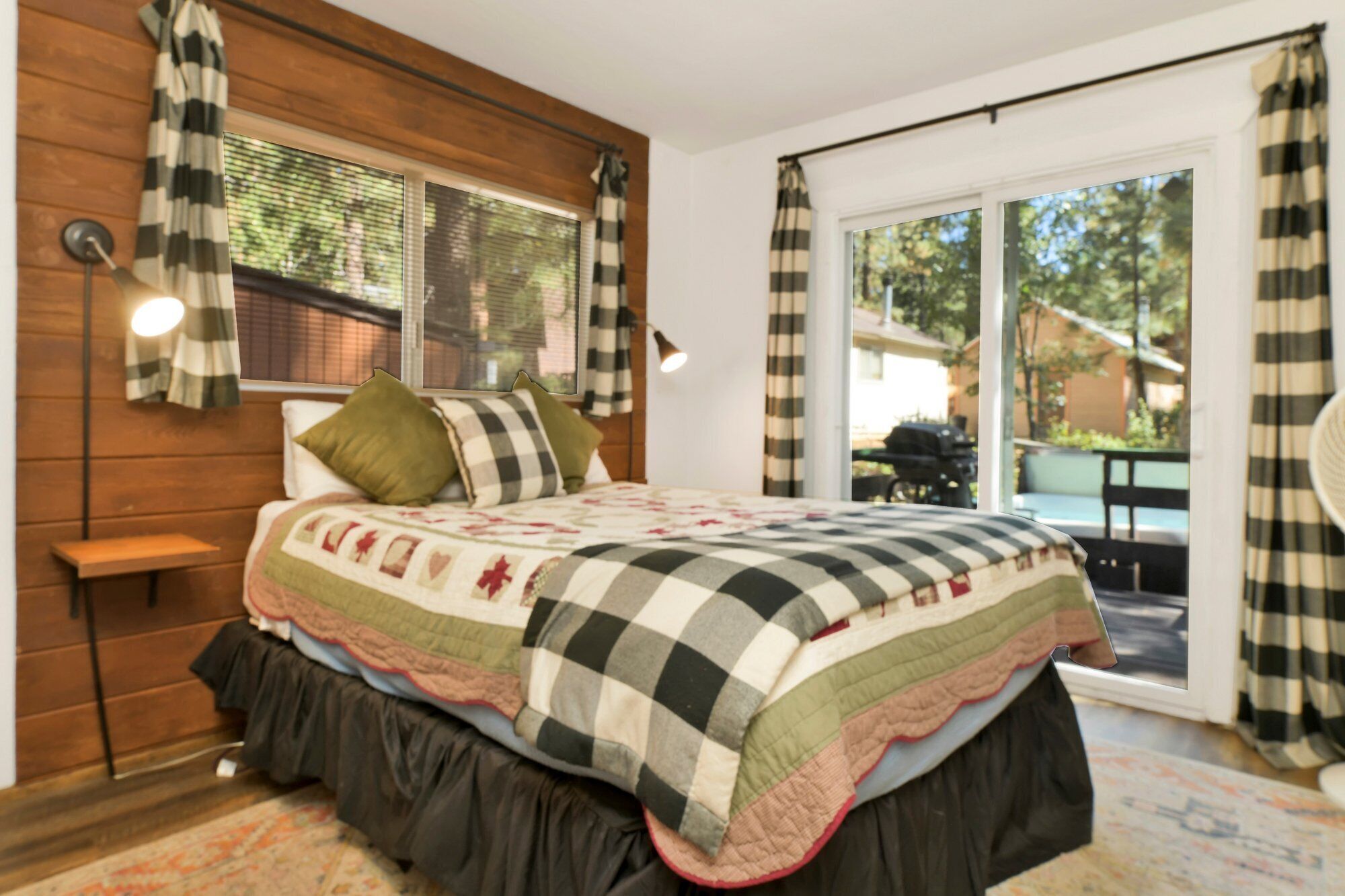 Moonridge Cottage by Big Bear Vacations