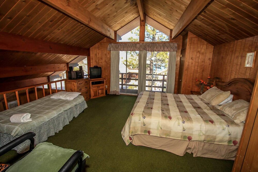 Papa Bear by Big Bear Vacations