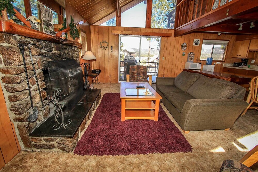 Papa Bear by Big Bear Vacations