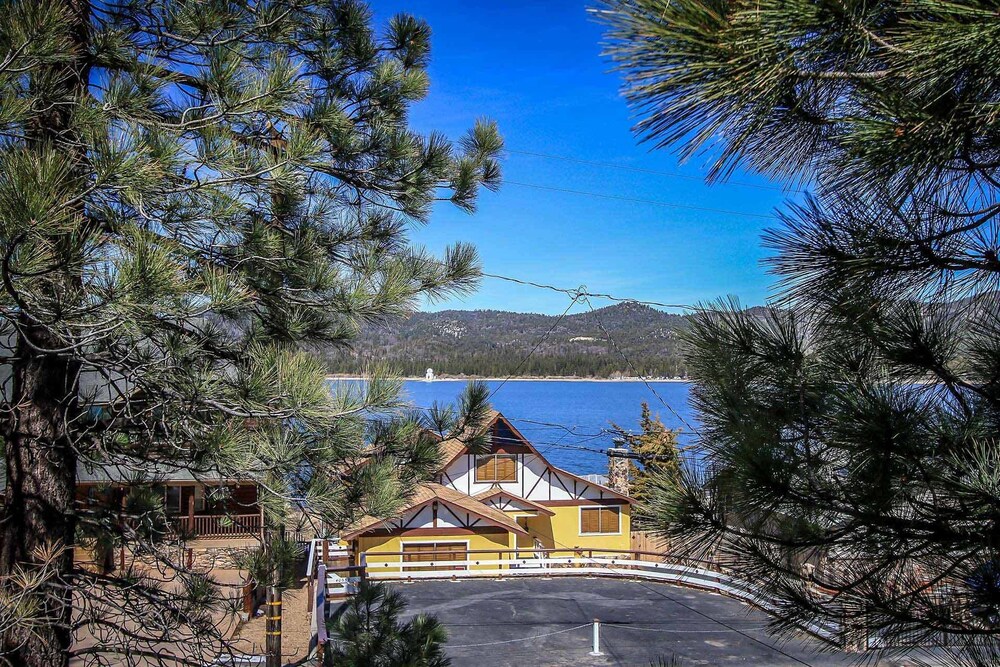 Papa Bear by Big Bear Vacations