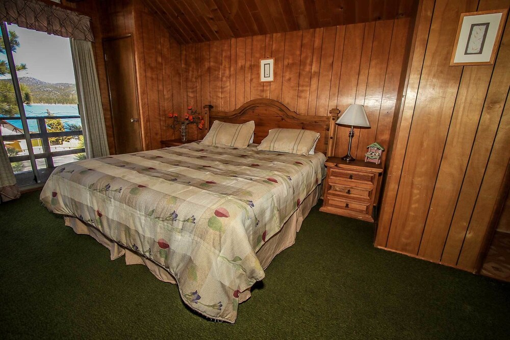 Papa Bear by Big Bear Vacations