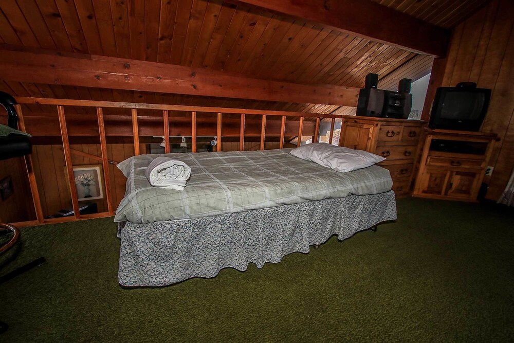 Papa Bear by Big Bear Vacations
