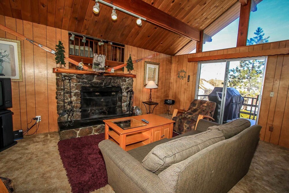 Papa Bear by Big Bear Vacations
