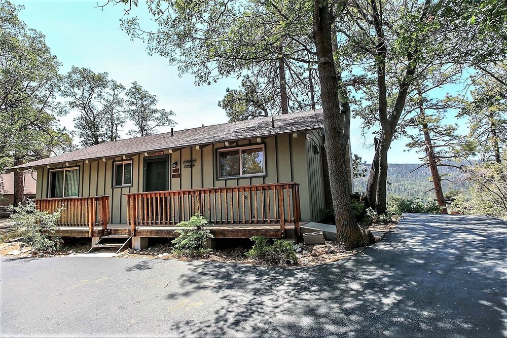 Scenic Retreat by Big Bear Vacations