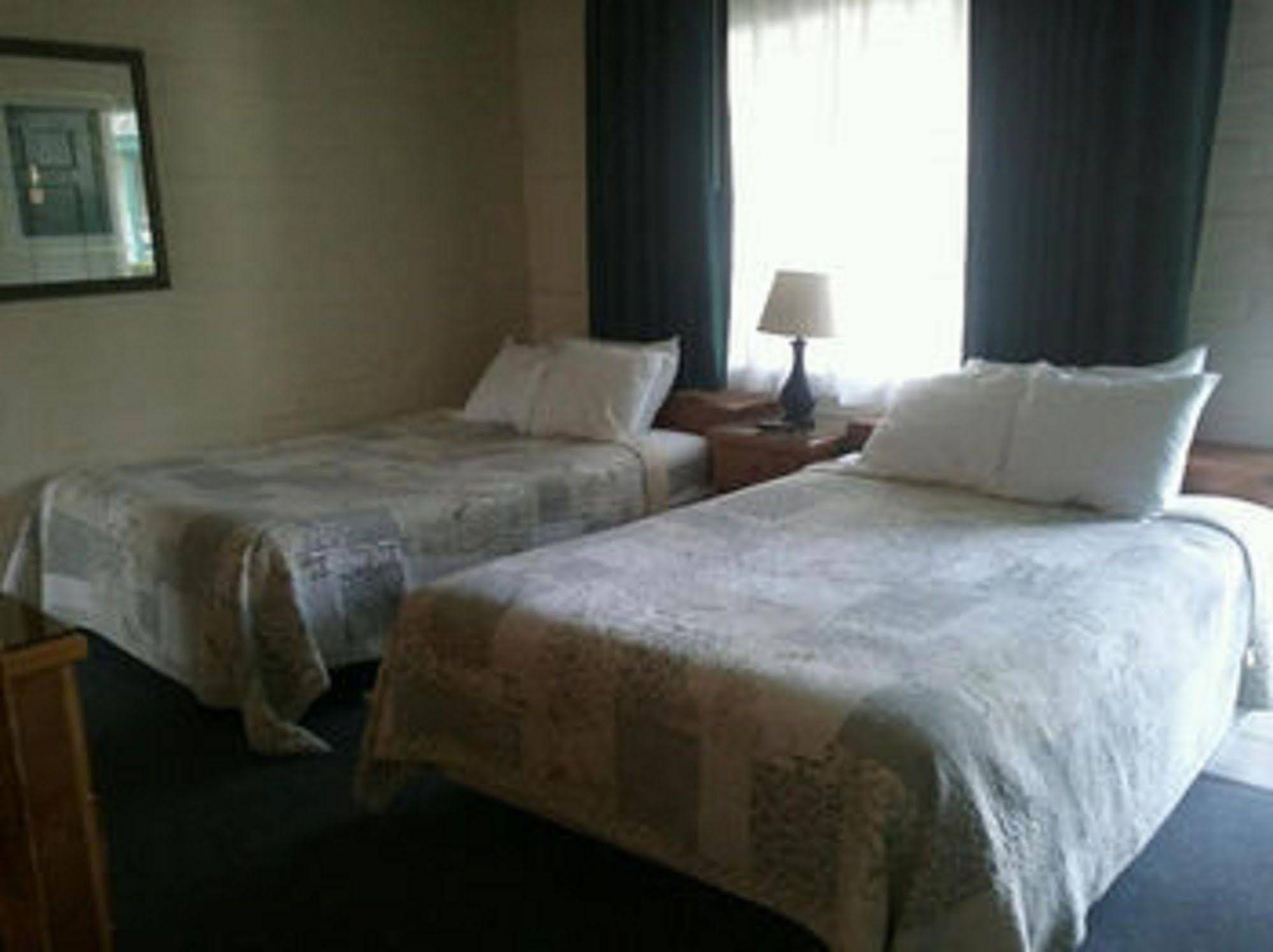Bishop Village Motel