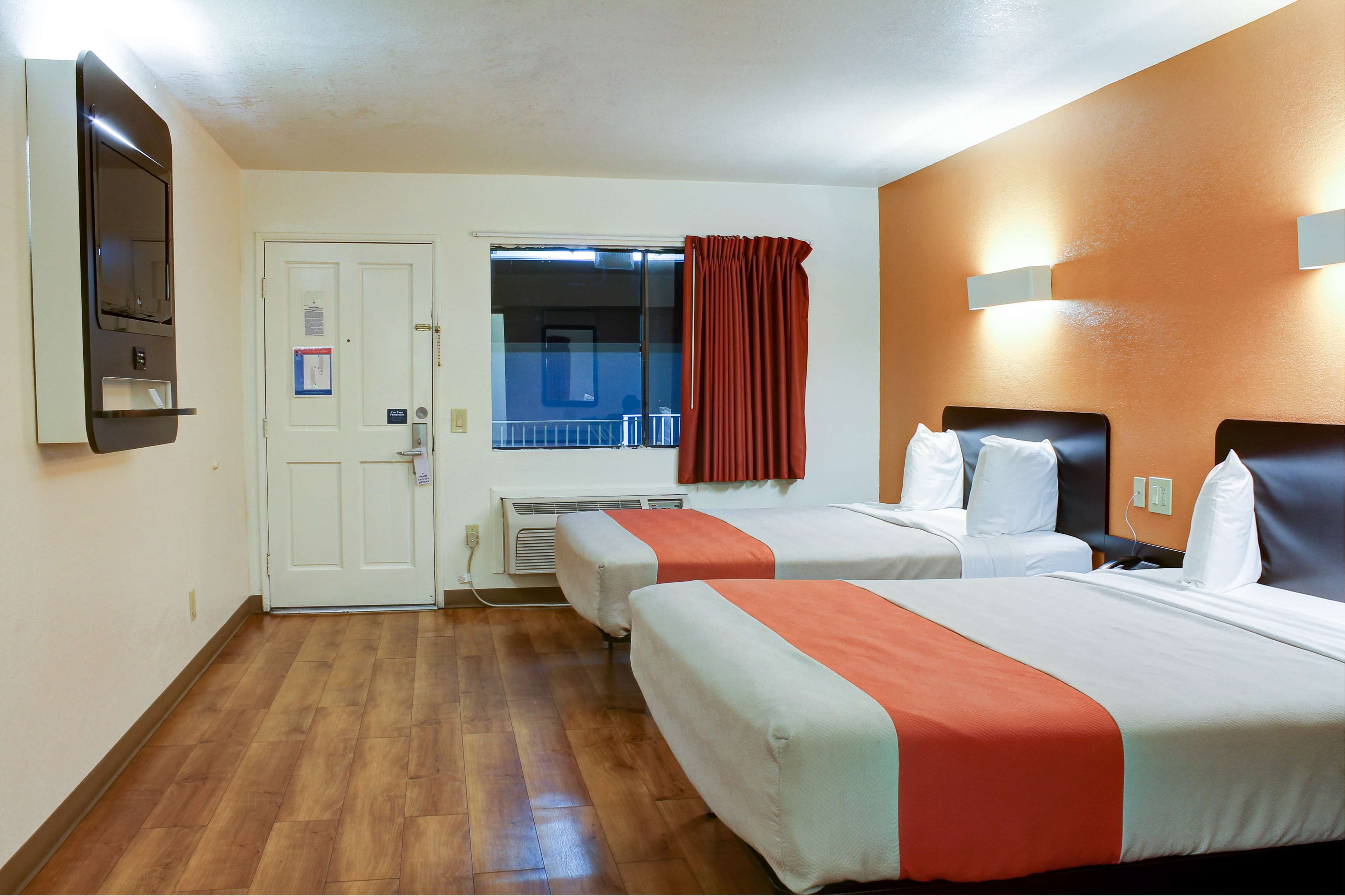 Motel 6 Bishop
