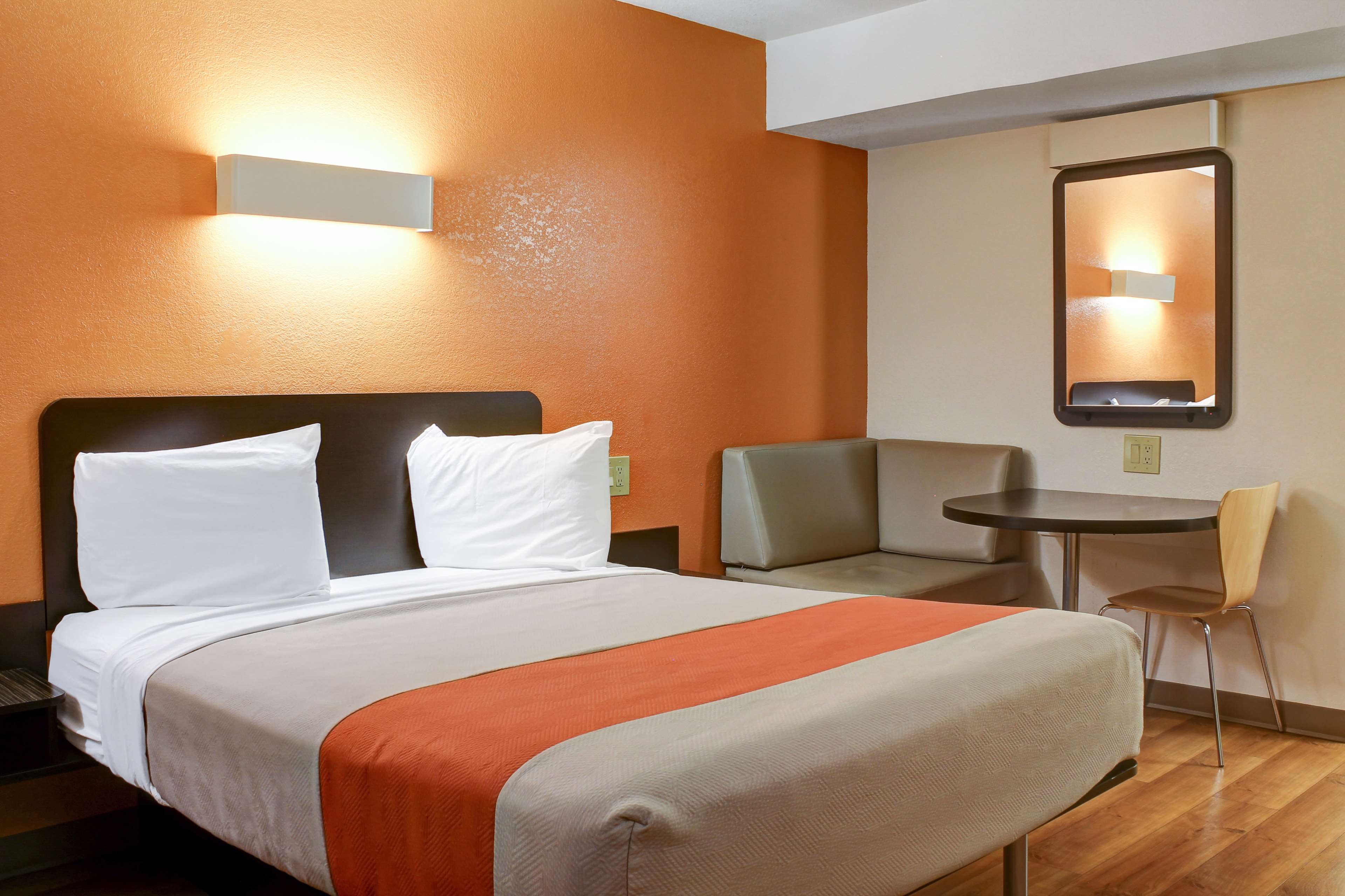 Motel 6 Bishop