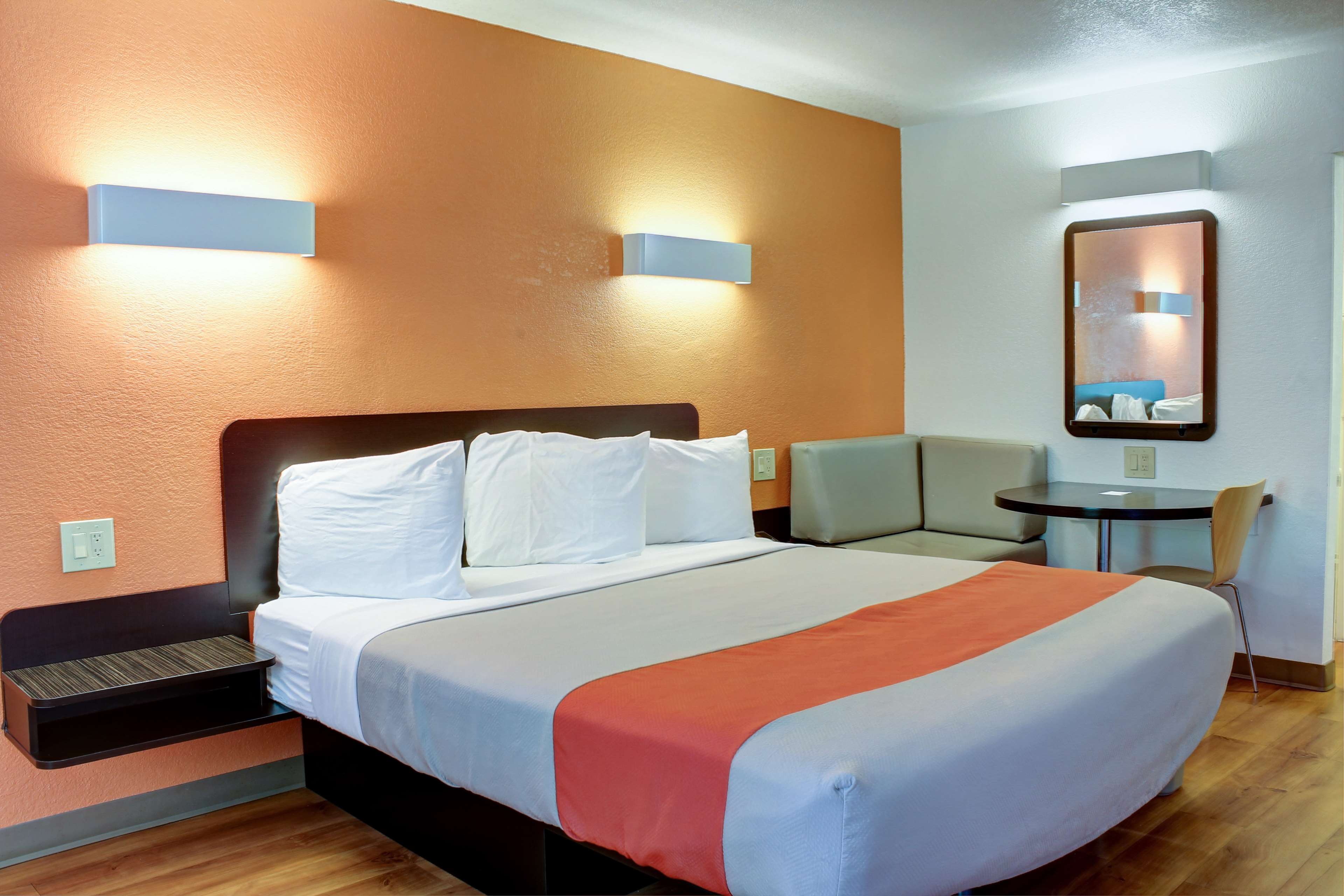 Motel 6 Bishop