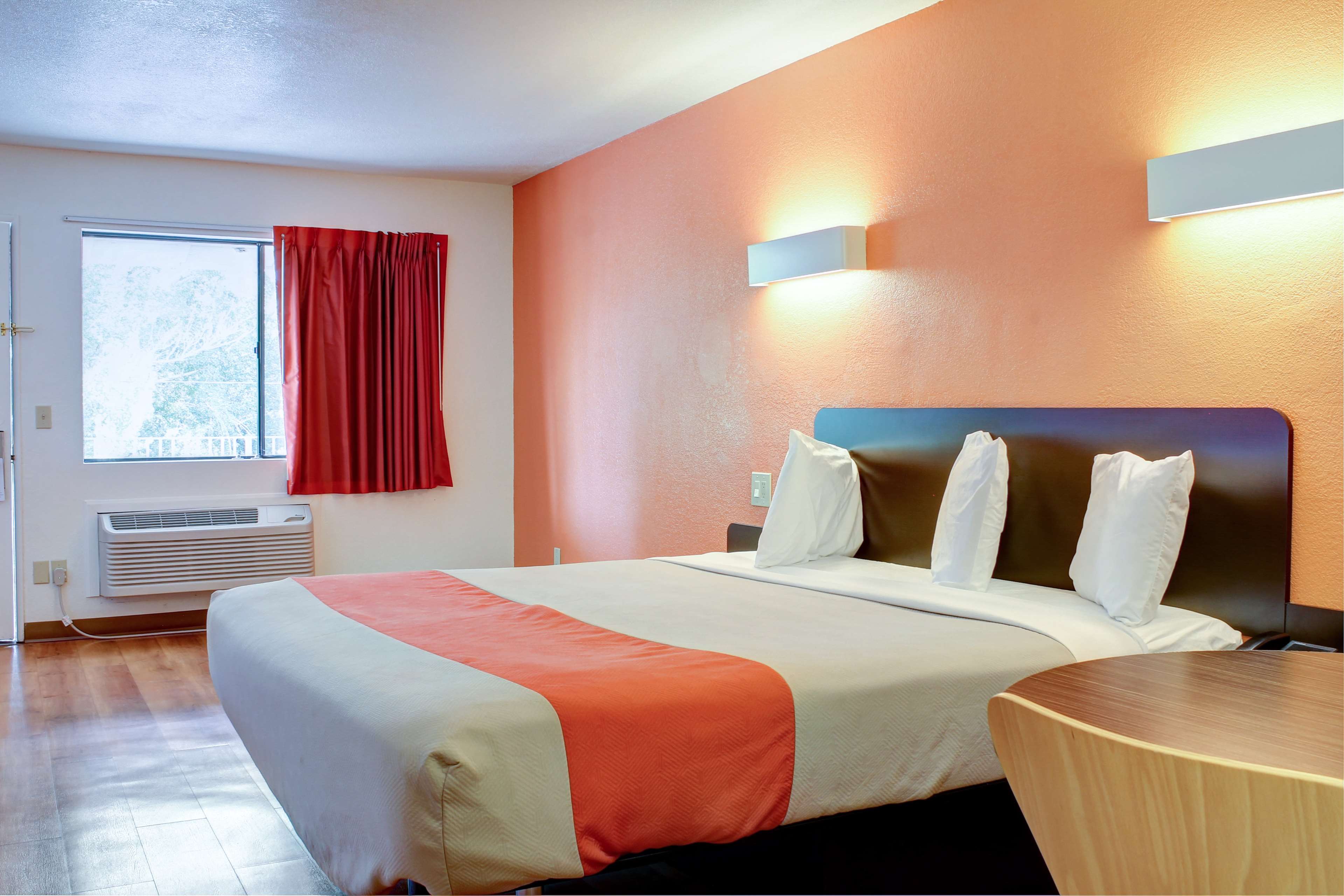 Motel 6 Bishop