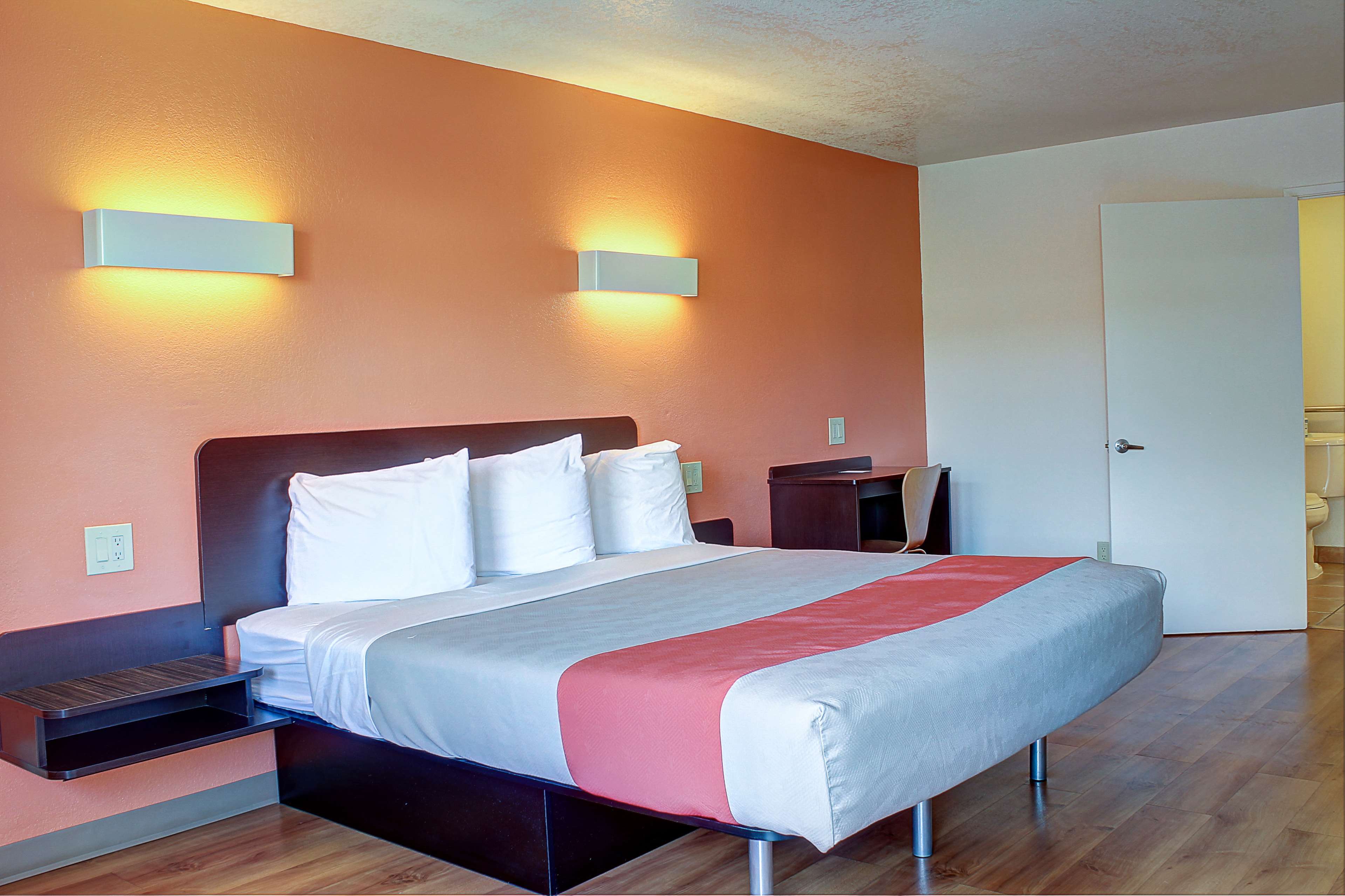 Motel 6 Bishop