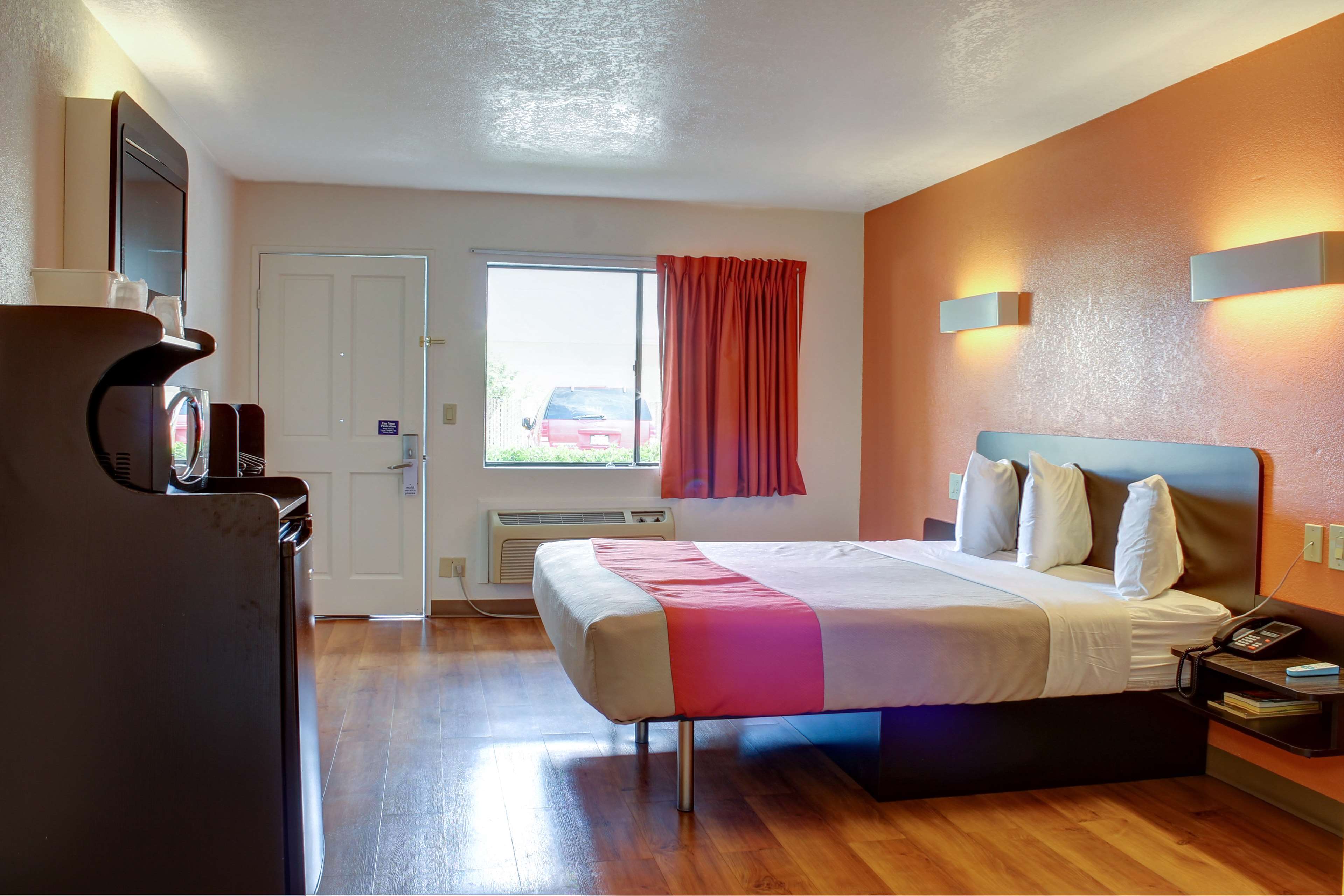 Motel 6 Bishop
