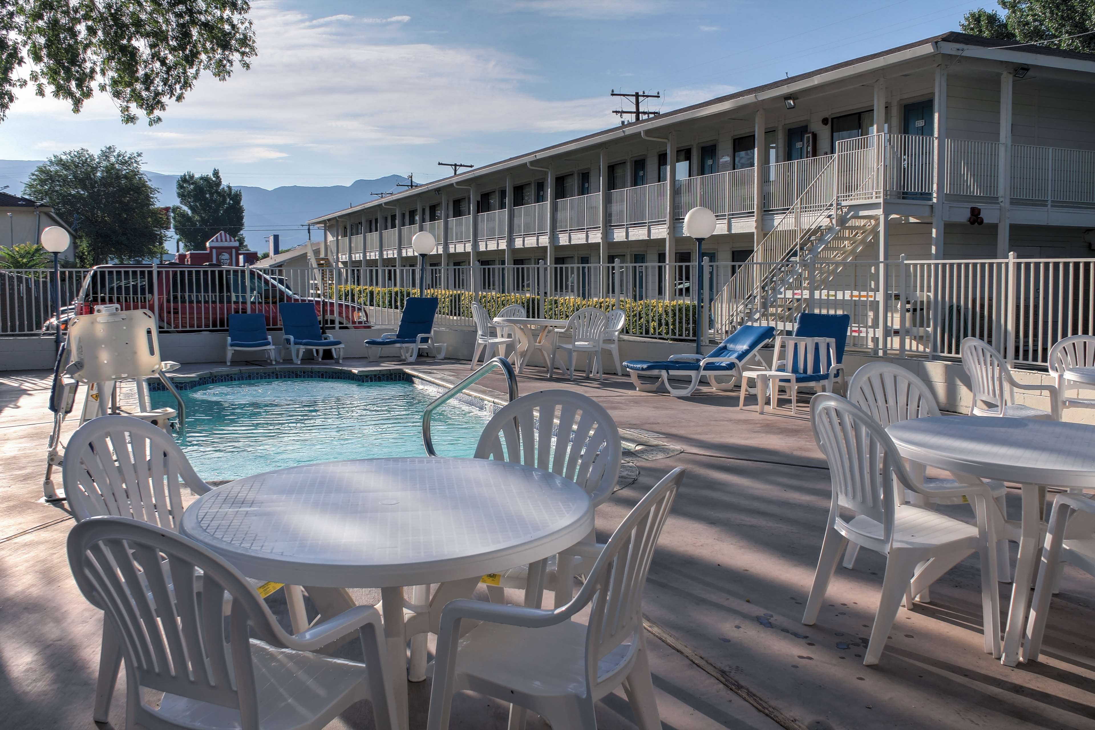 Motel 6 Bishop