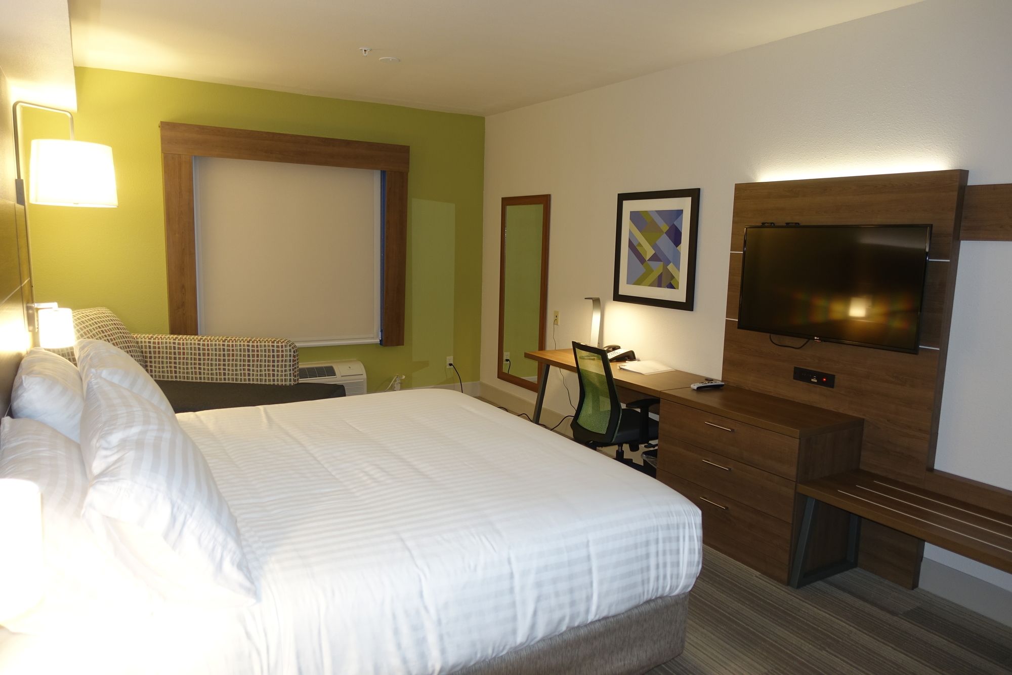 Holiday Inn Express & Suites Brentwood