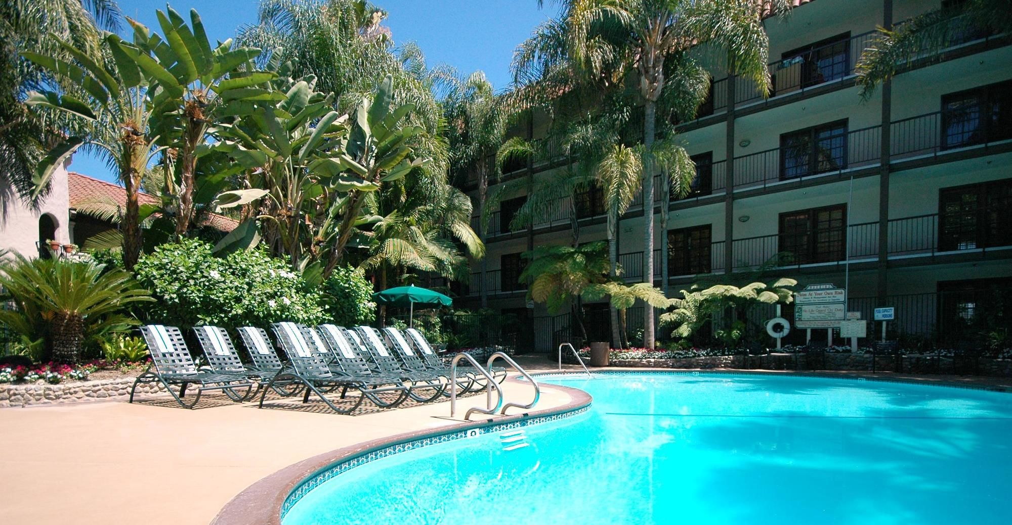 Buena Park Grand Hotel & Suites