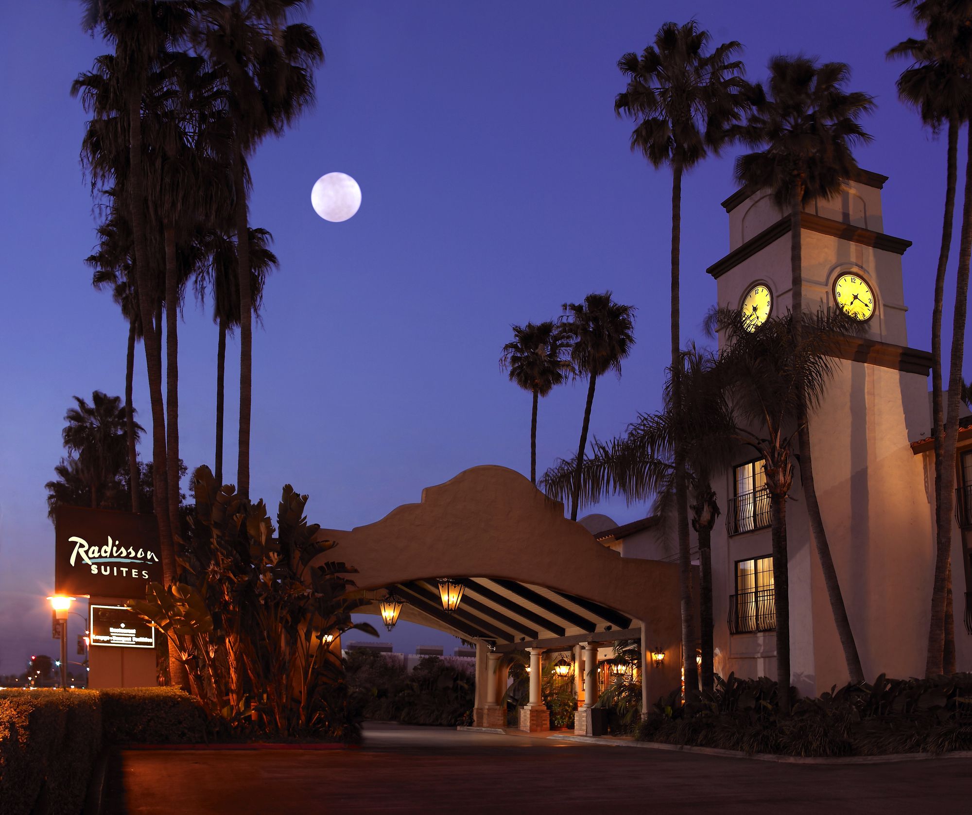 Buena Park Grand Hotel & Suites