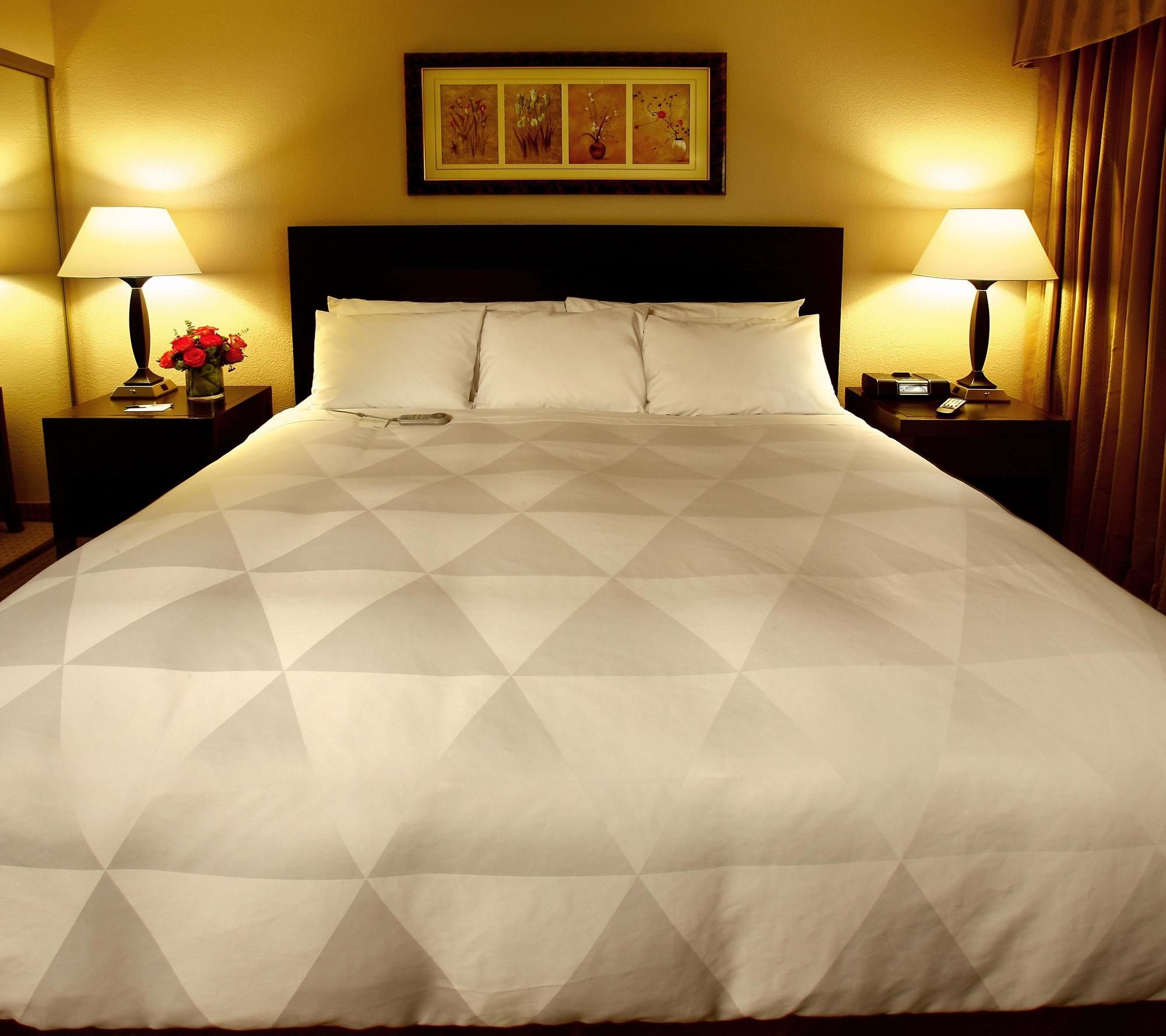 Buena Park Grand Hotel & Suites